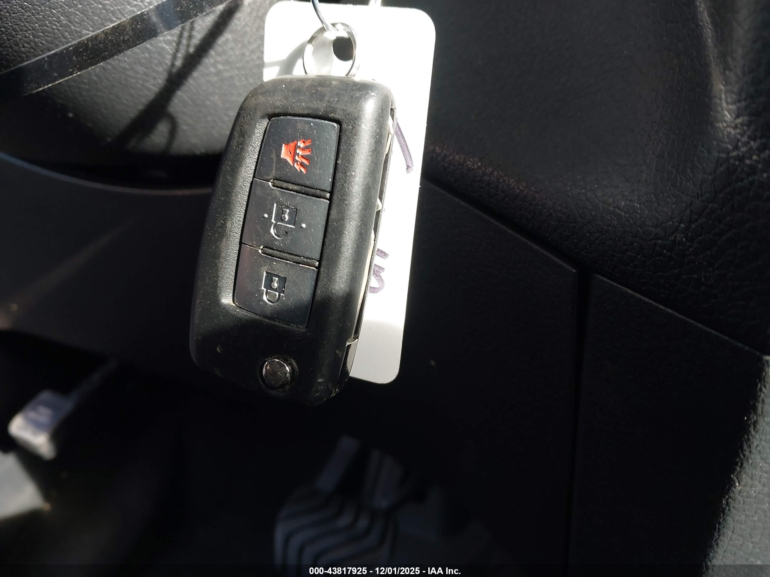 NISSAN ROGUE image 11