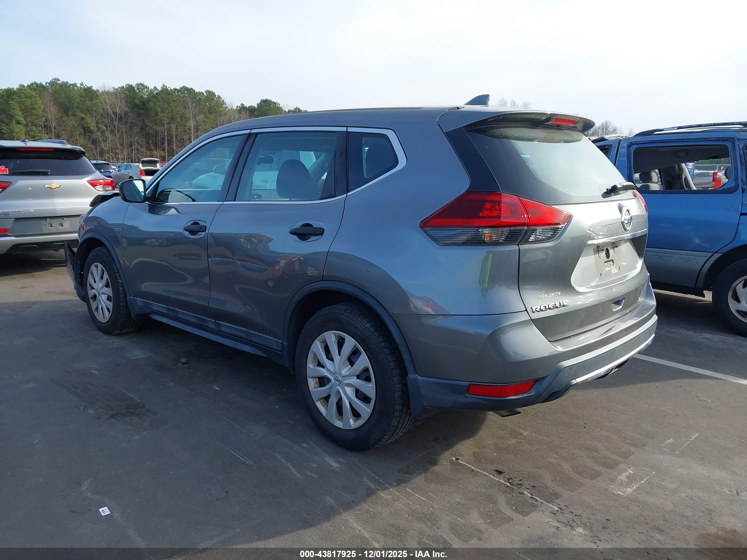 NISSAN ROGUE image 3