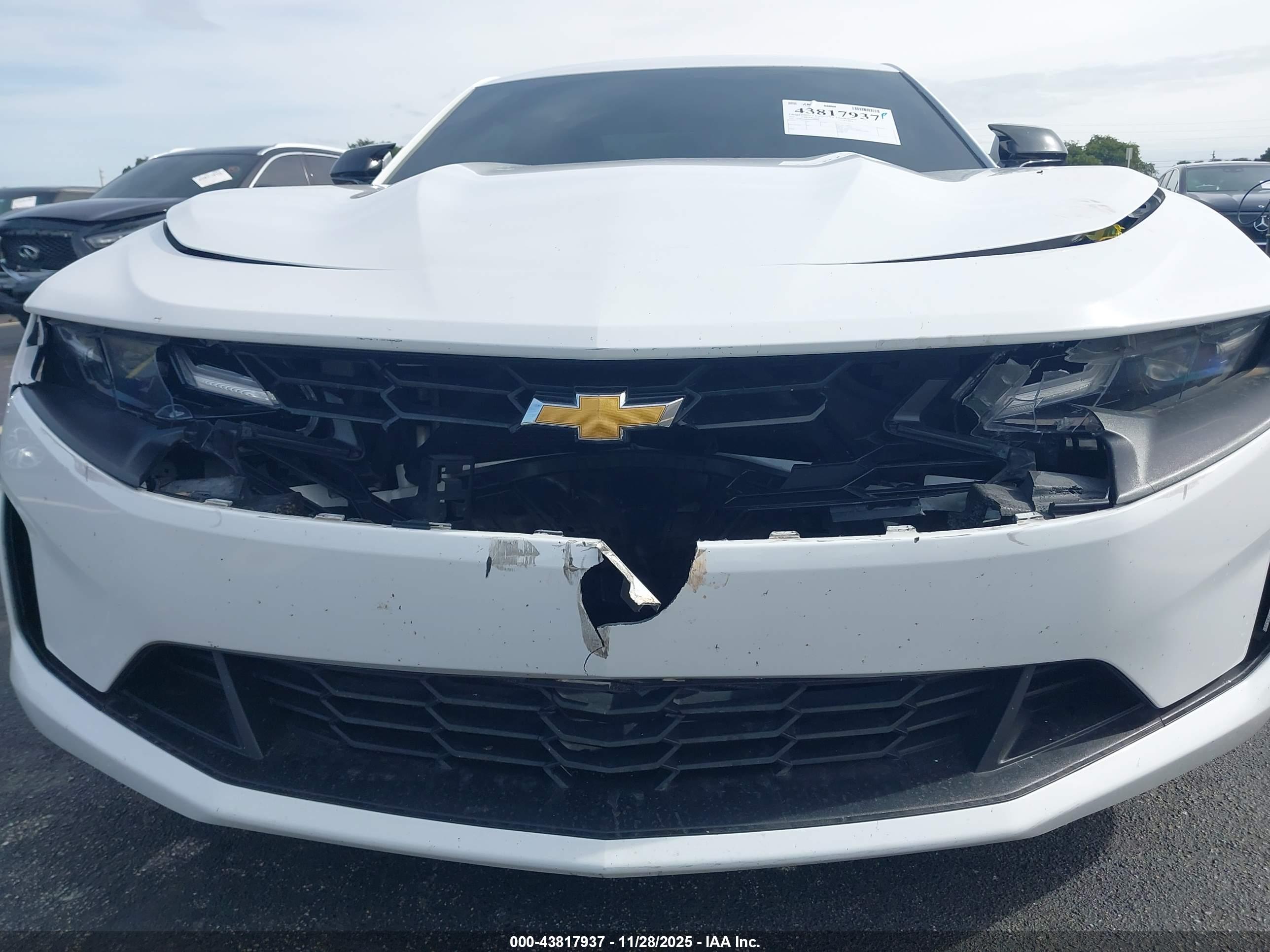 CHEVROLET CAMARO image 6