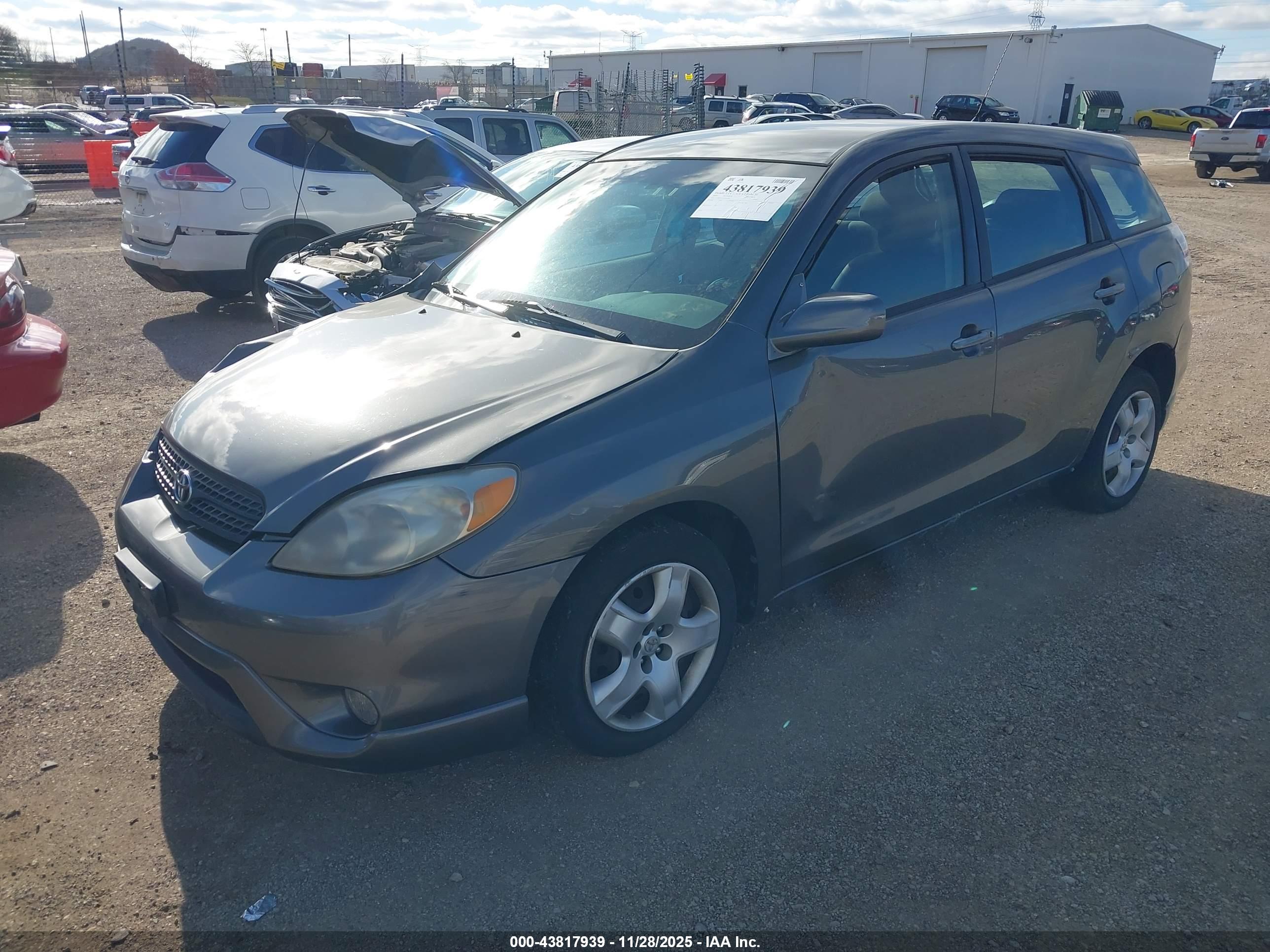 TOYOTA MATRIX image 2