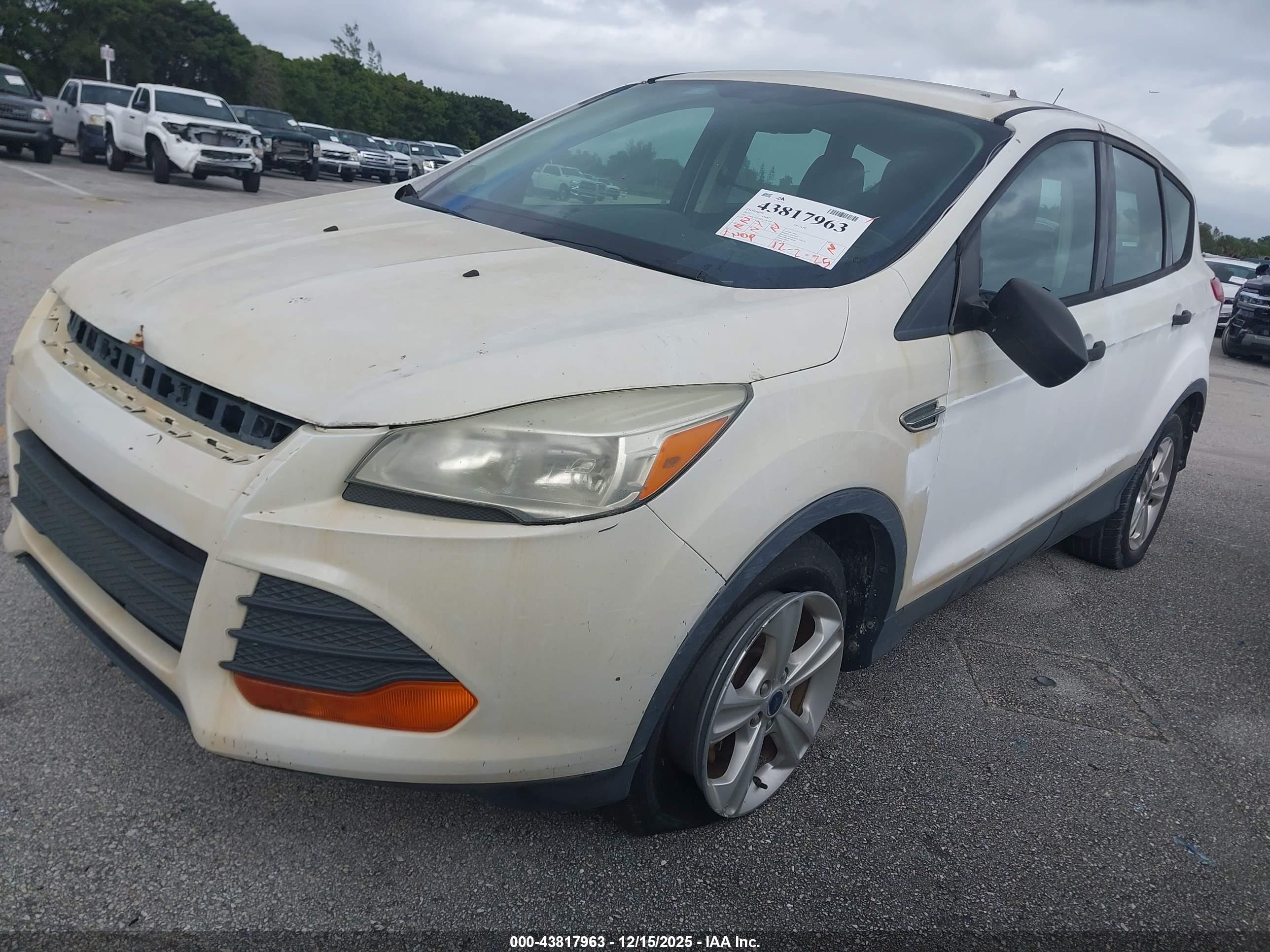 FORD ESCAPE image 2