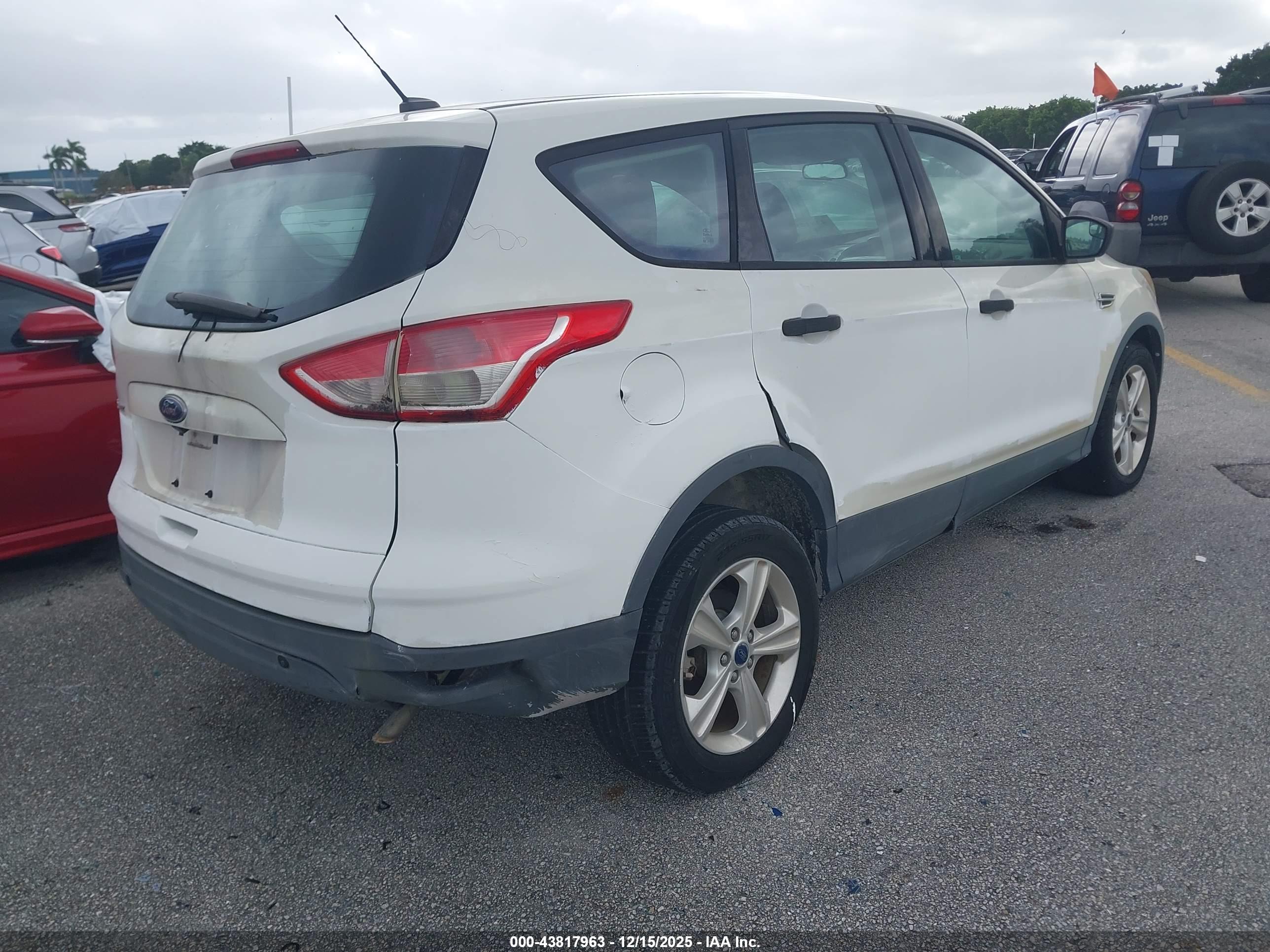 FORD ESCAPE image 4