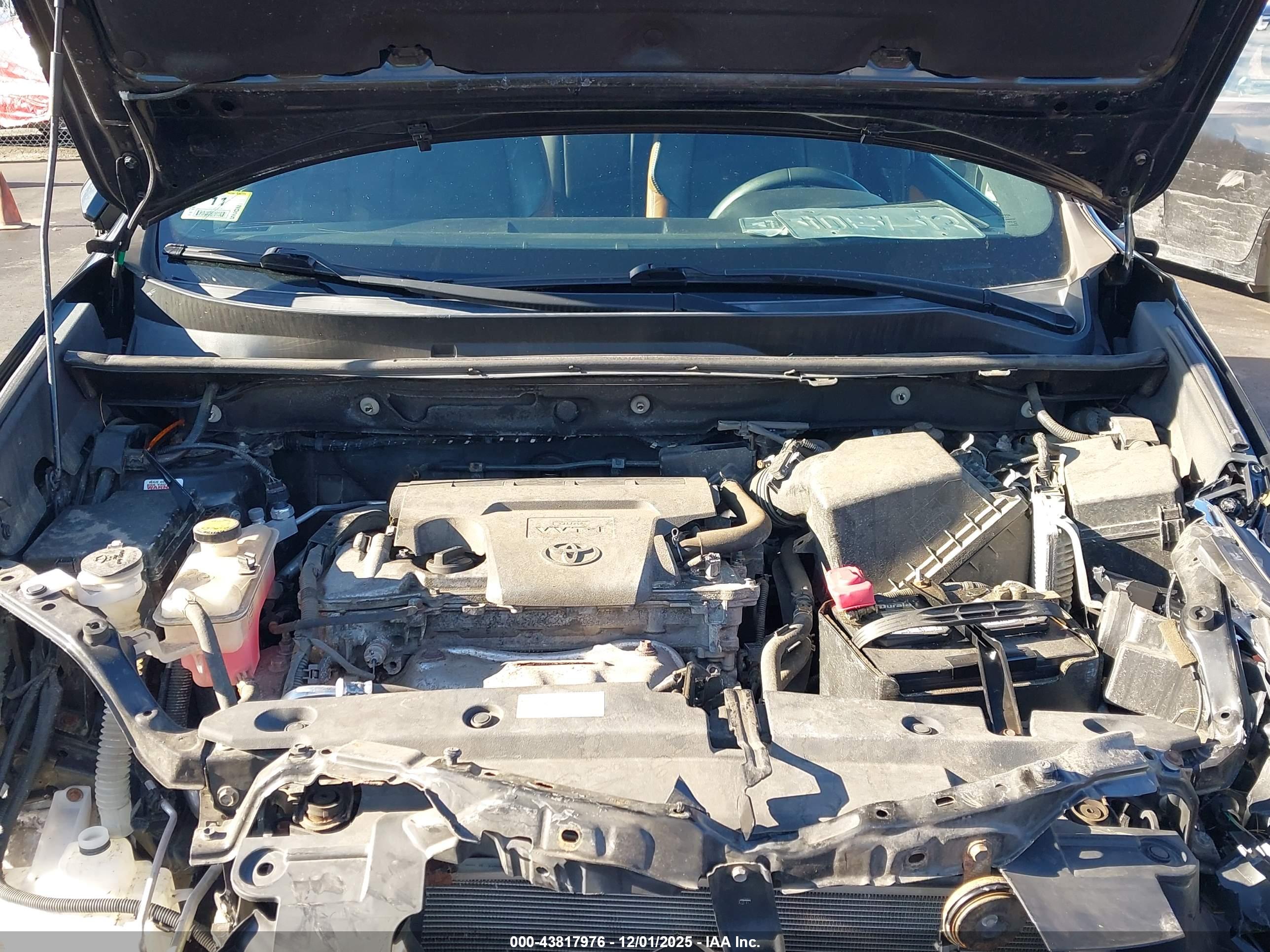 TOYOTA RAV4 image 10