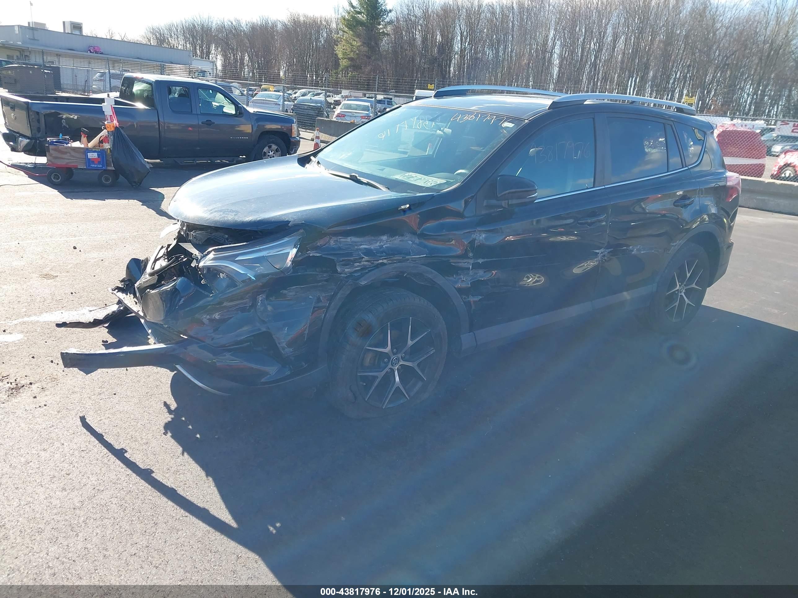 TOYOTA RAV4 image 2
