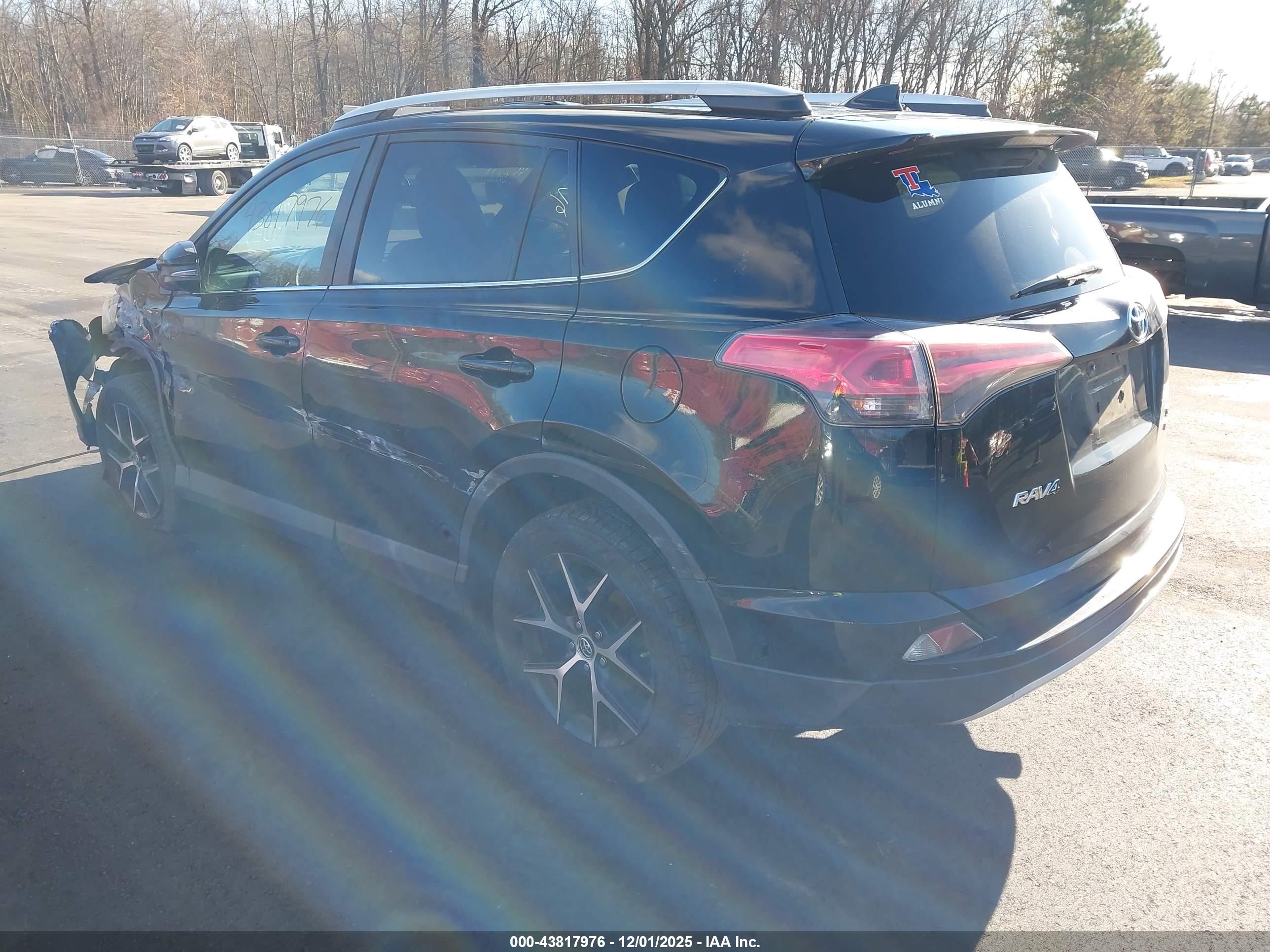 TOYOTA RAV4 image 3