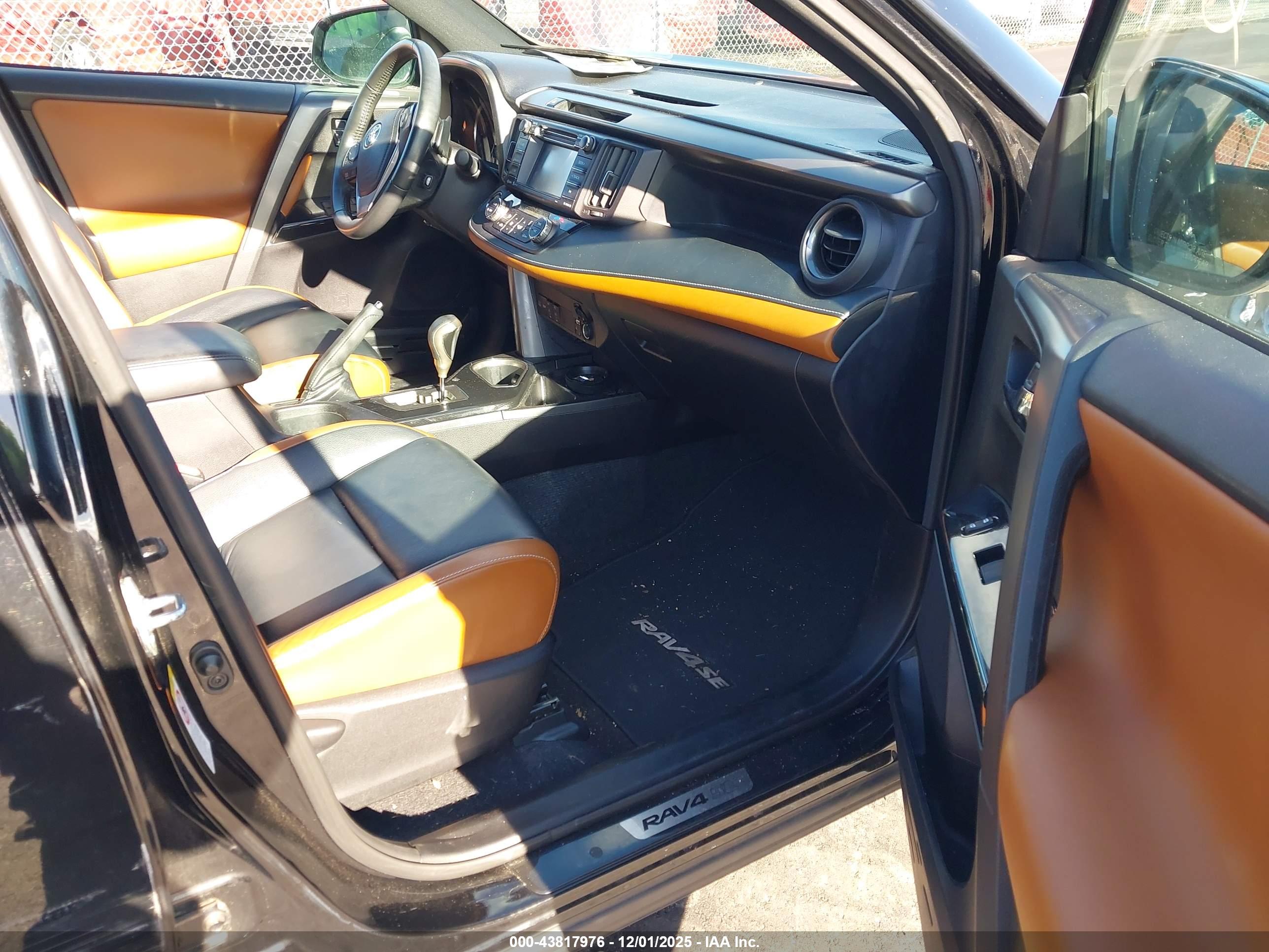 TOYOTA RAV4 image 5