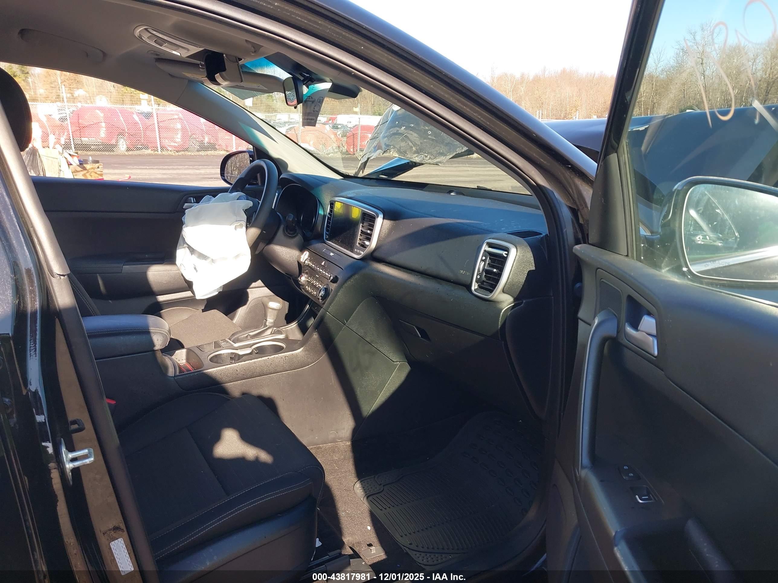 KIA SPORTAGE image 5