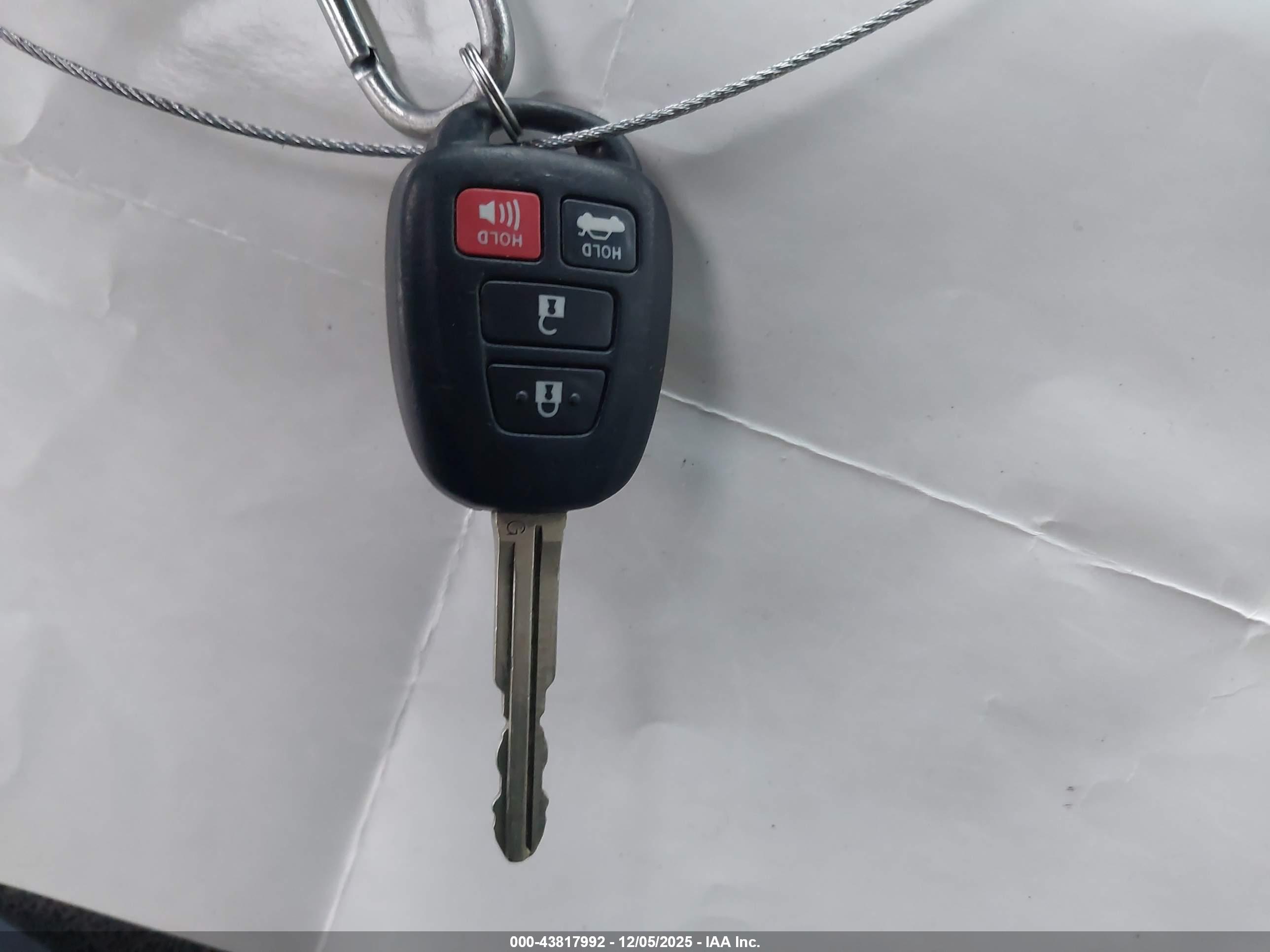 TOYOTA CAMRY image 11