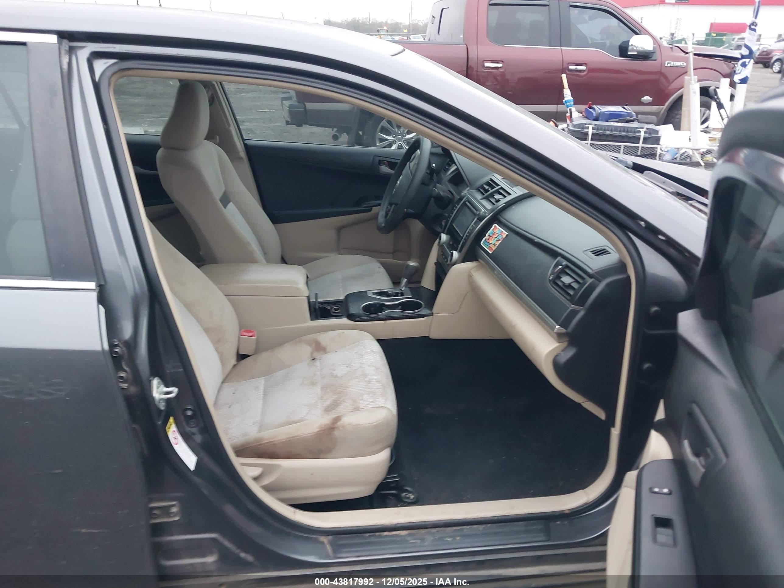 TOYOTA CAMRY image 5