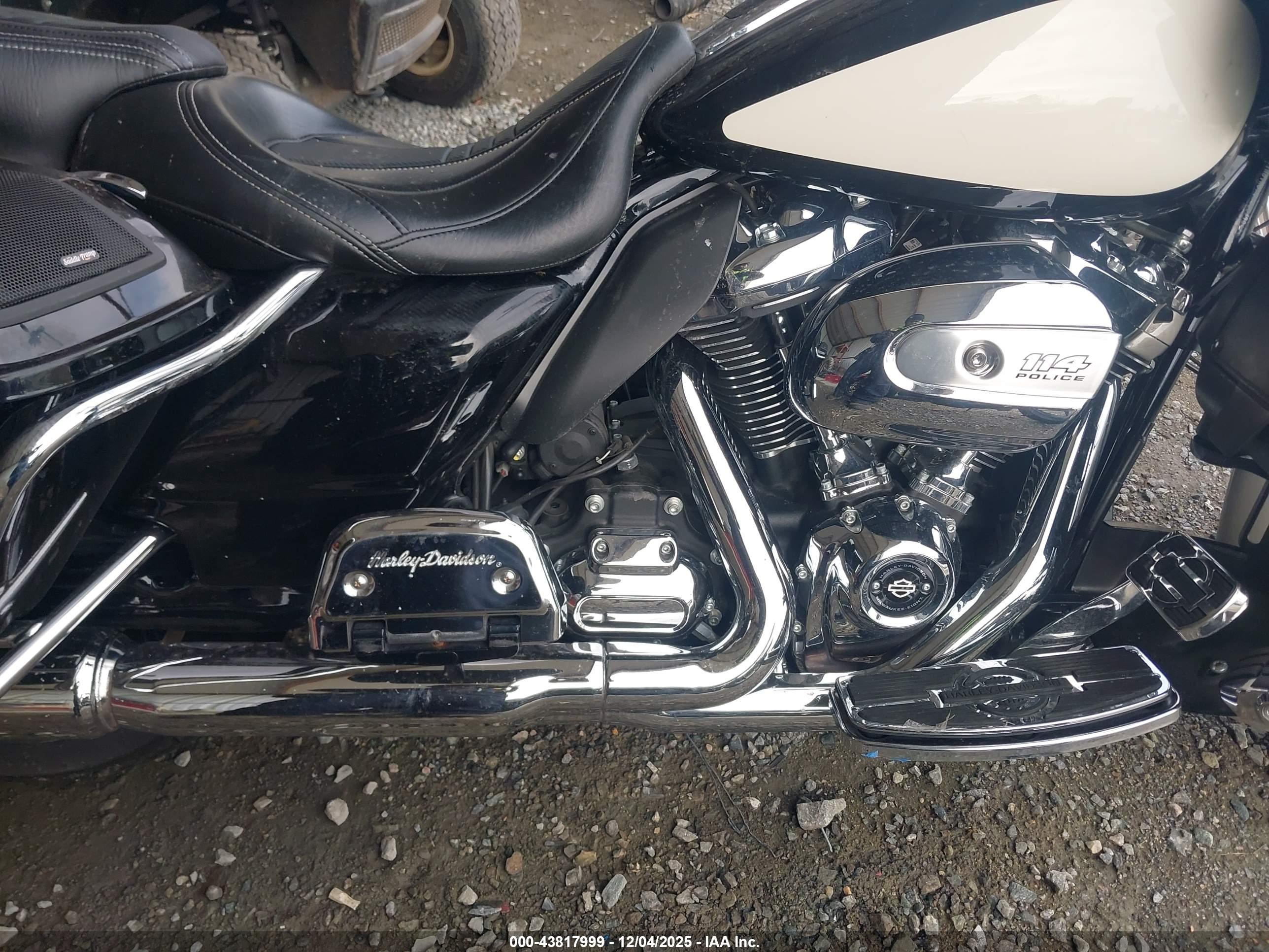 HARLEY-DAVIDSON FLTRXP image 8