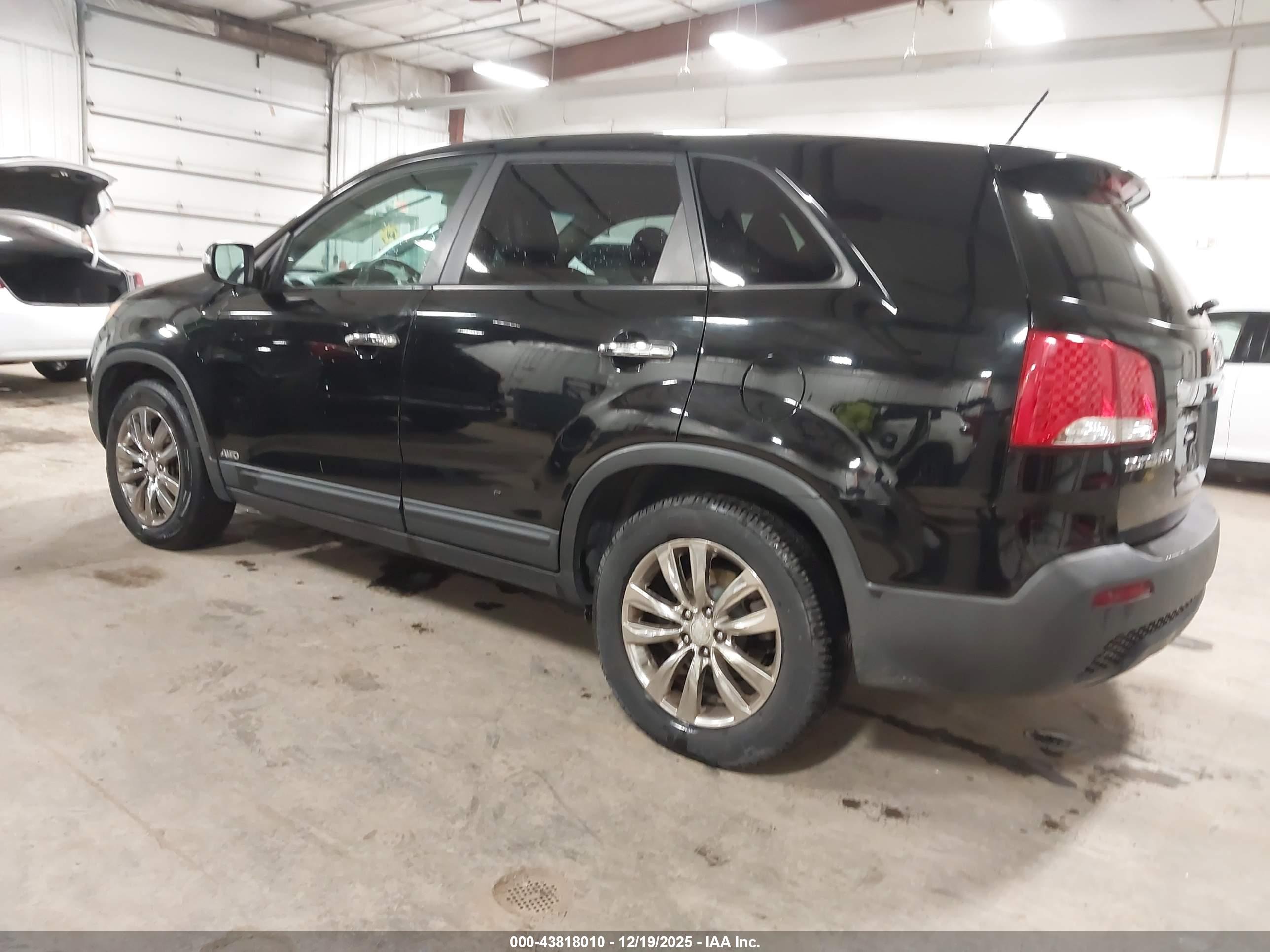 KIA SORENTO image 3