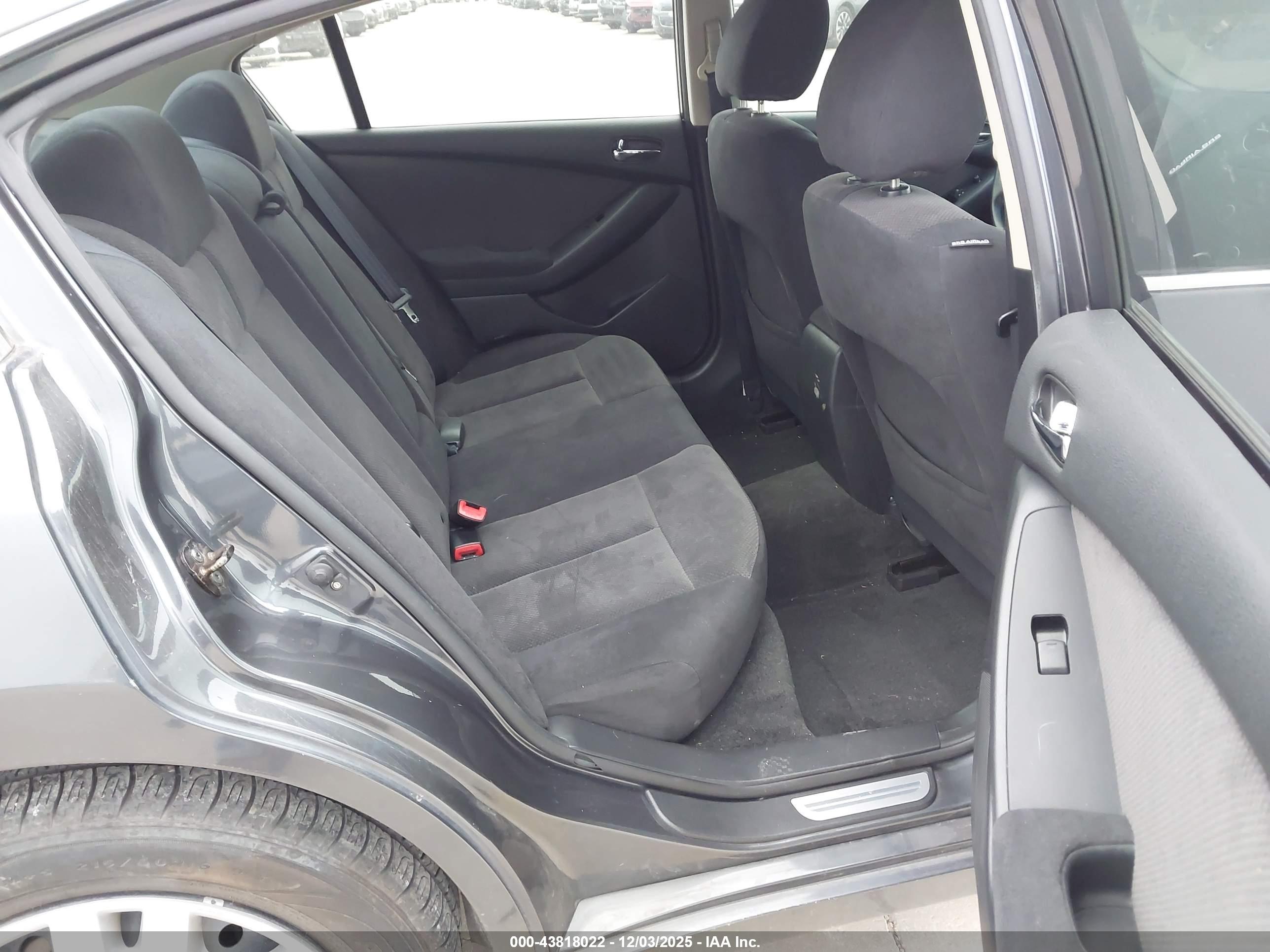 NISSAN ALTIMA image 8
