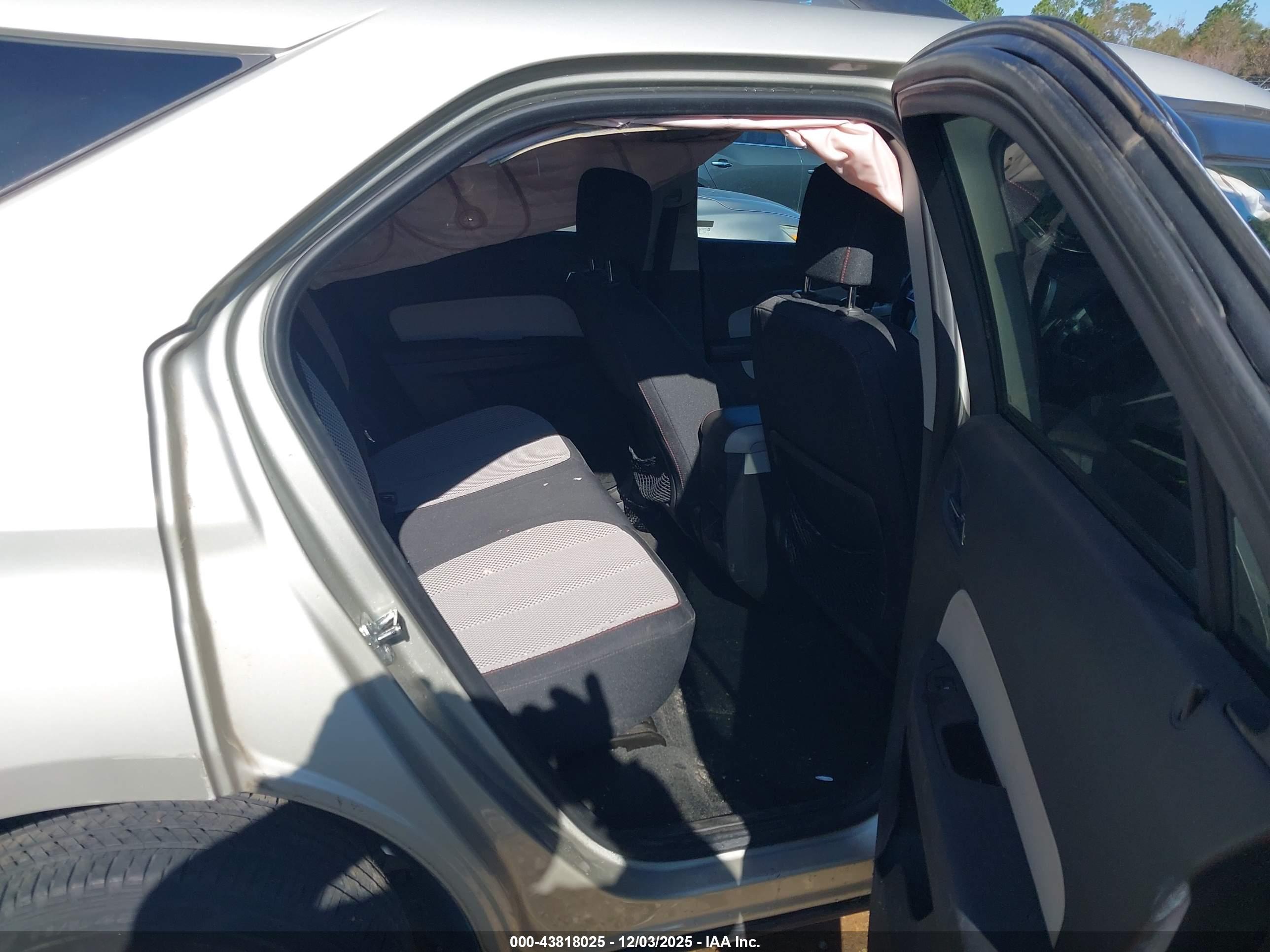 CHEVROLET EQUINOX image 8
