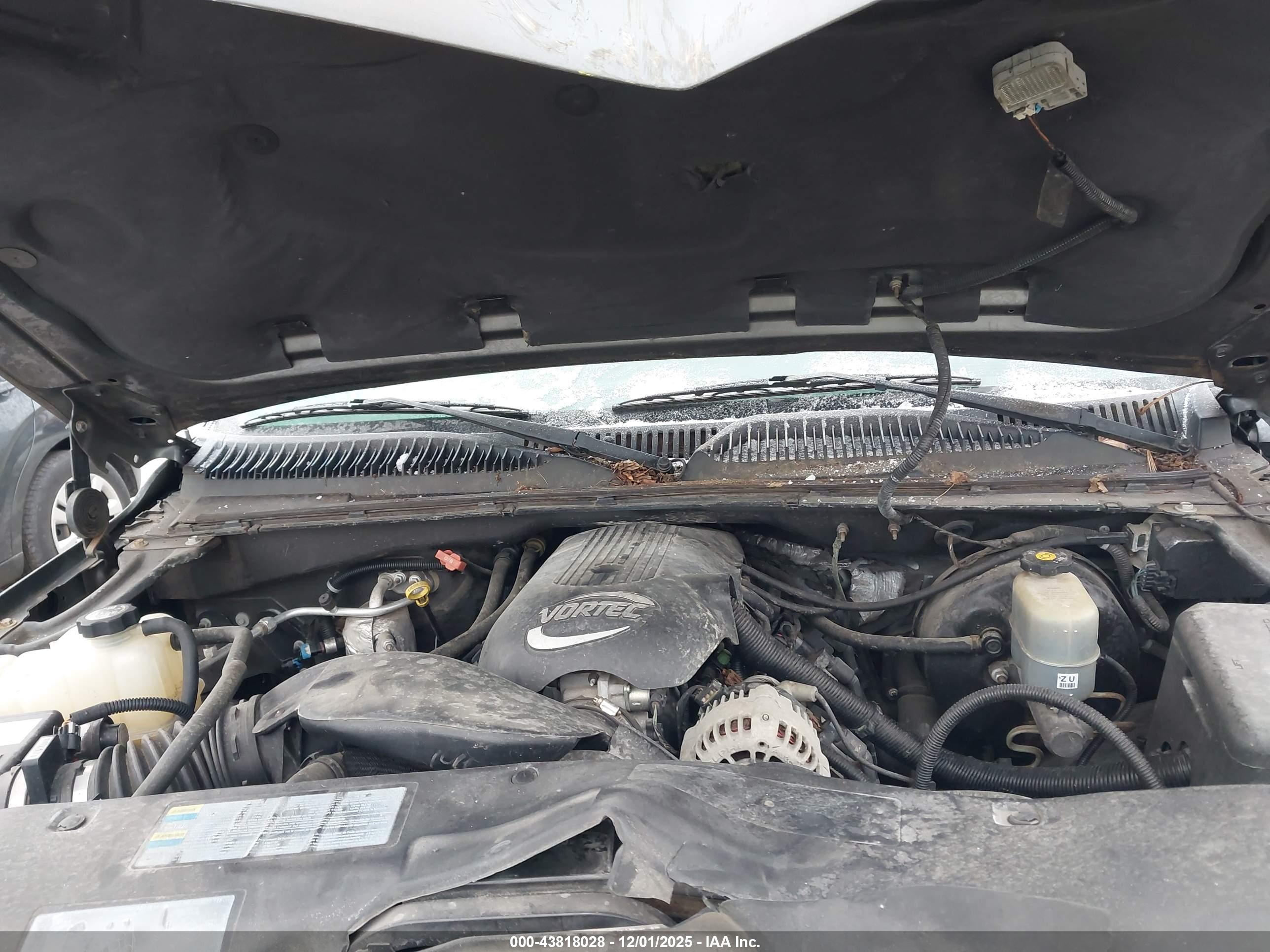 CHEVROLET SILVERADO image 10