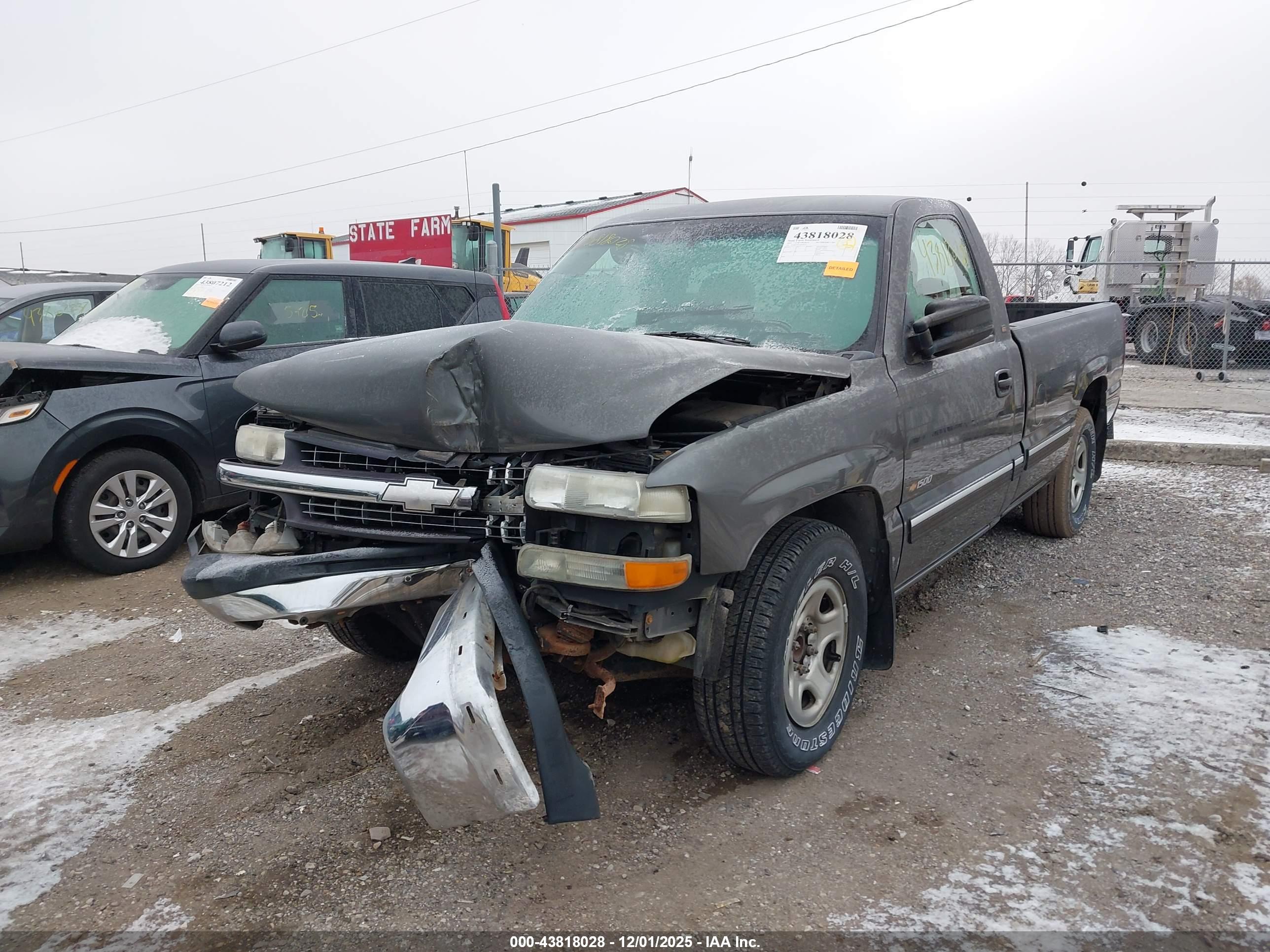 CHEVROLET SILVERADO image 2