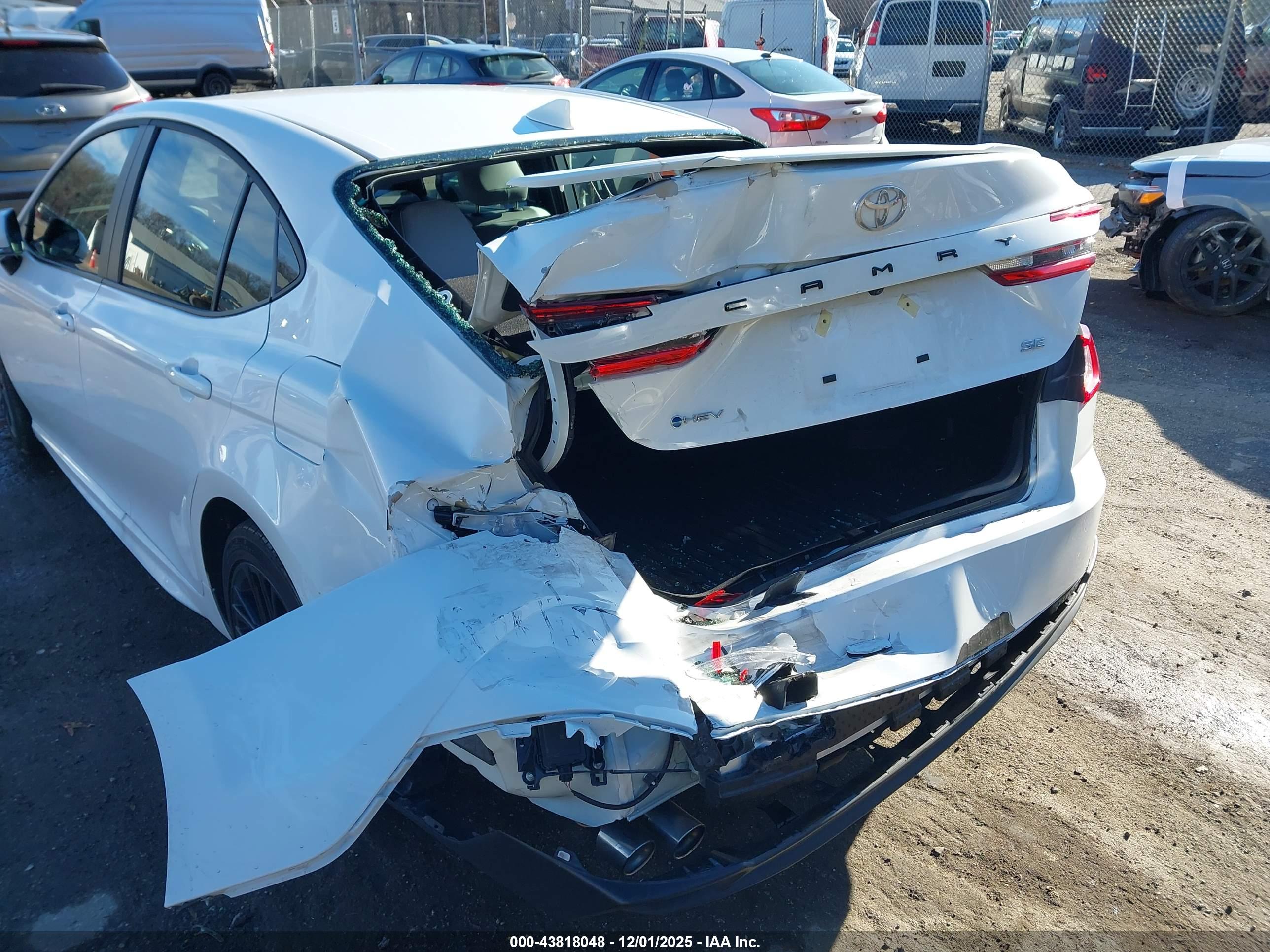 TOYOTA CAMRY image 6