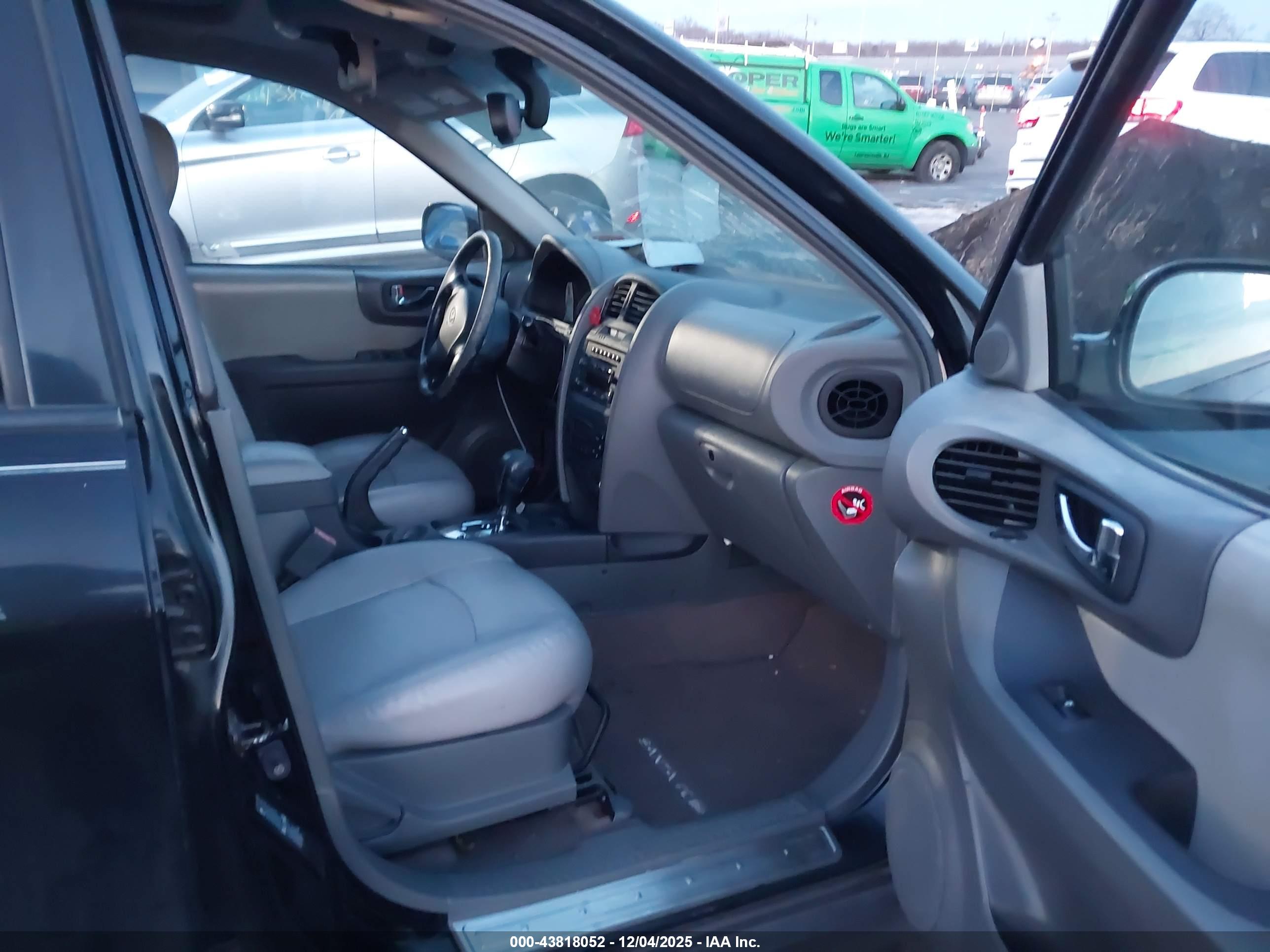 HYUNDAI SANTA image 5