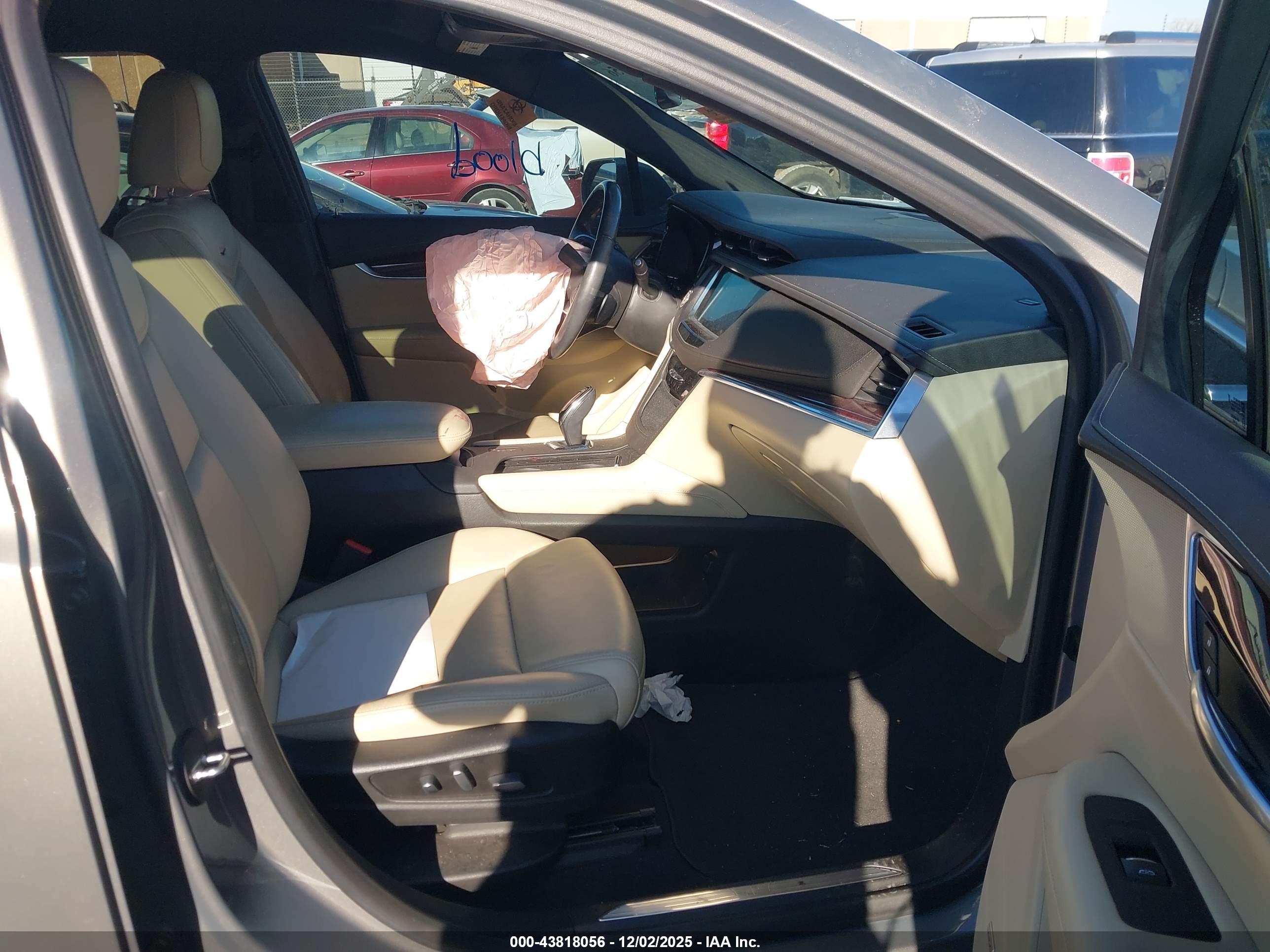 CADILLAC XT5 image 5