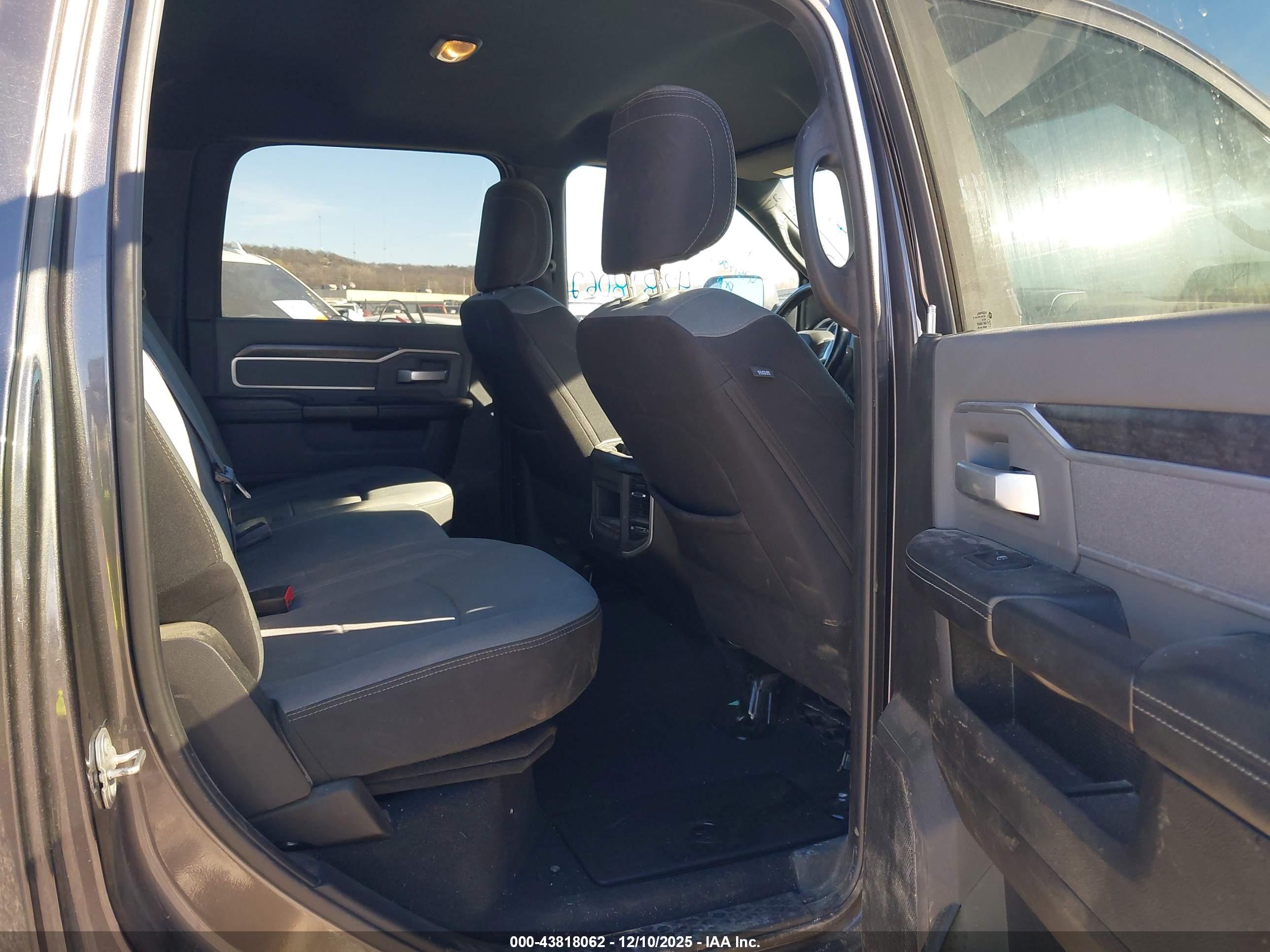 RAM 2500 image 8