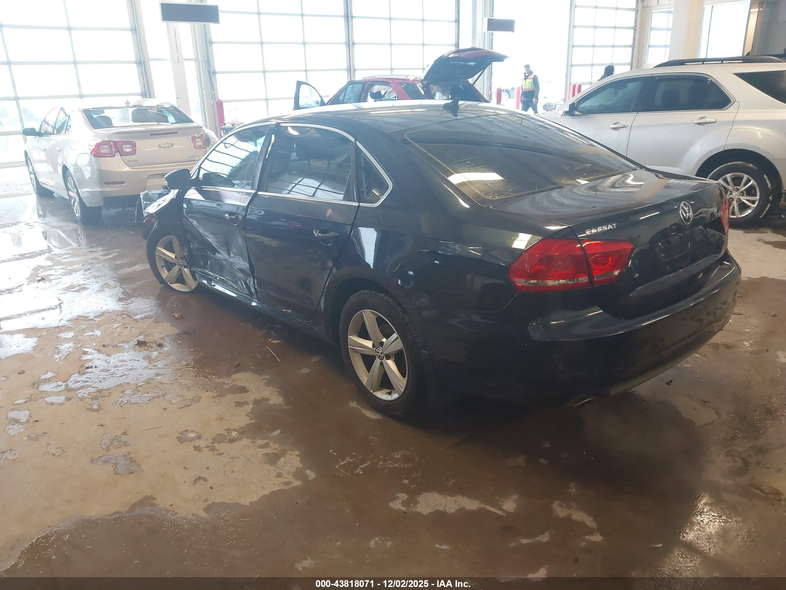 VOLKSWAGEN PASSAT image 3