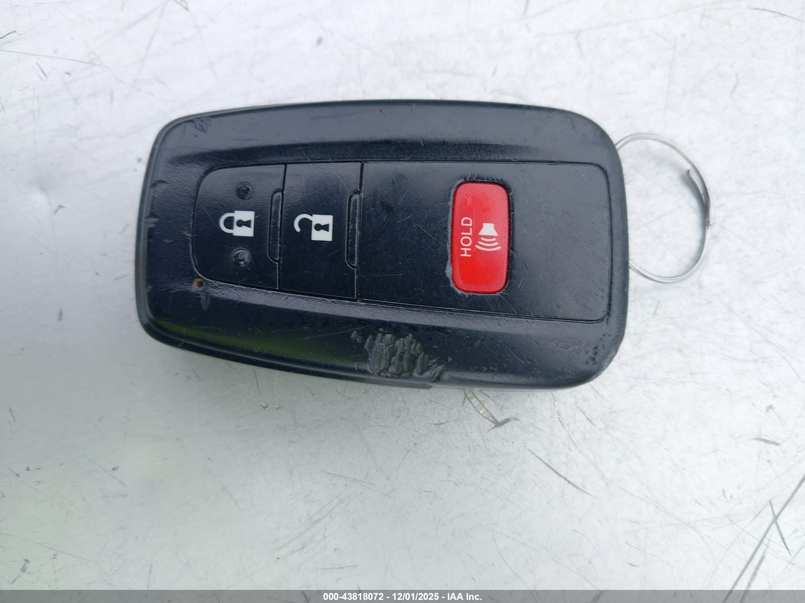 TOYOTA PRIUS image 11