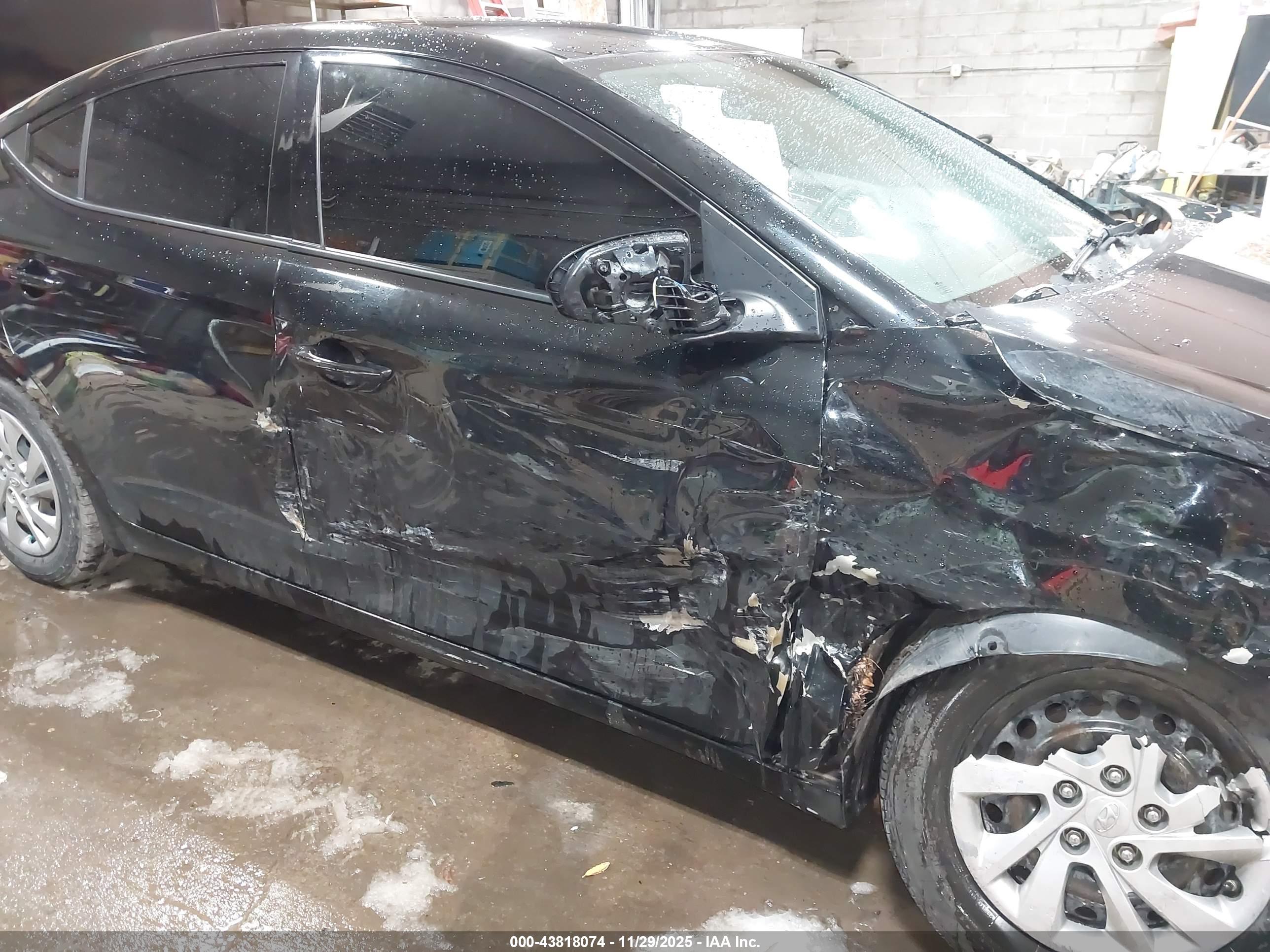 HYUNDAI ELANTRA image 6