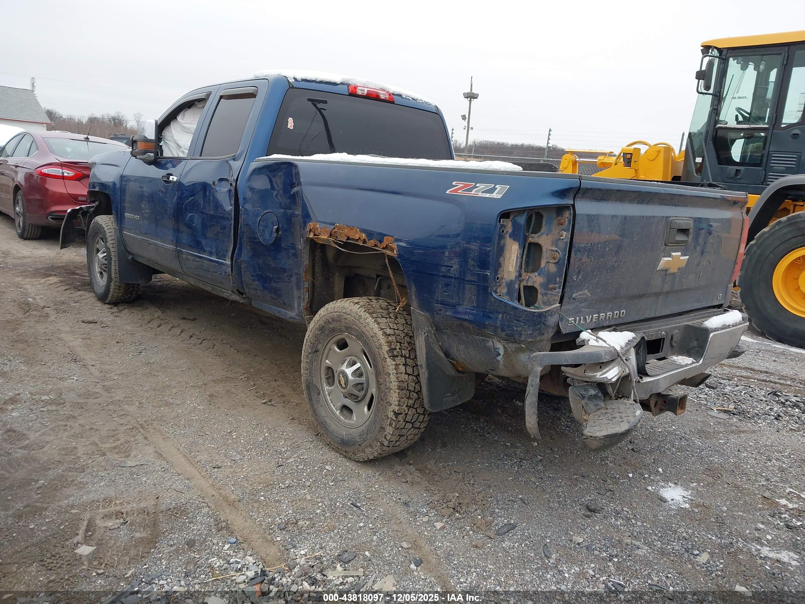 CHEVROLET SILVERADO image 3