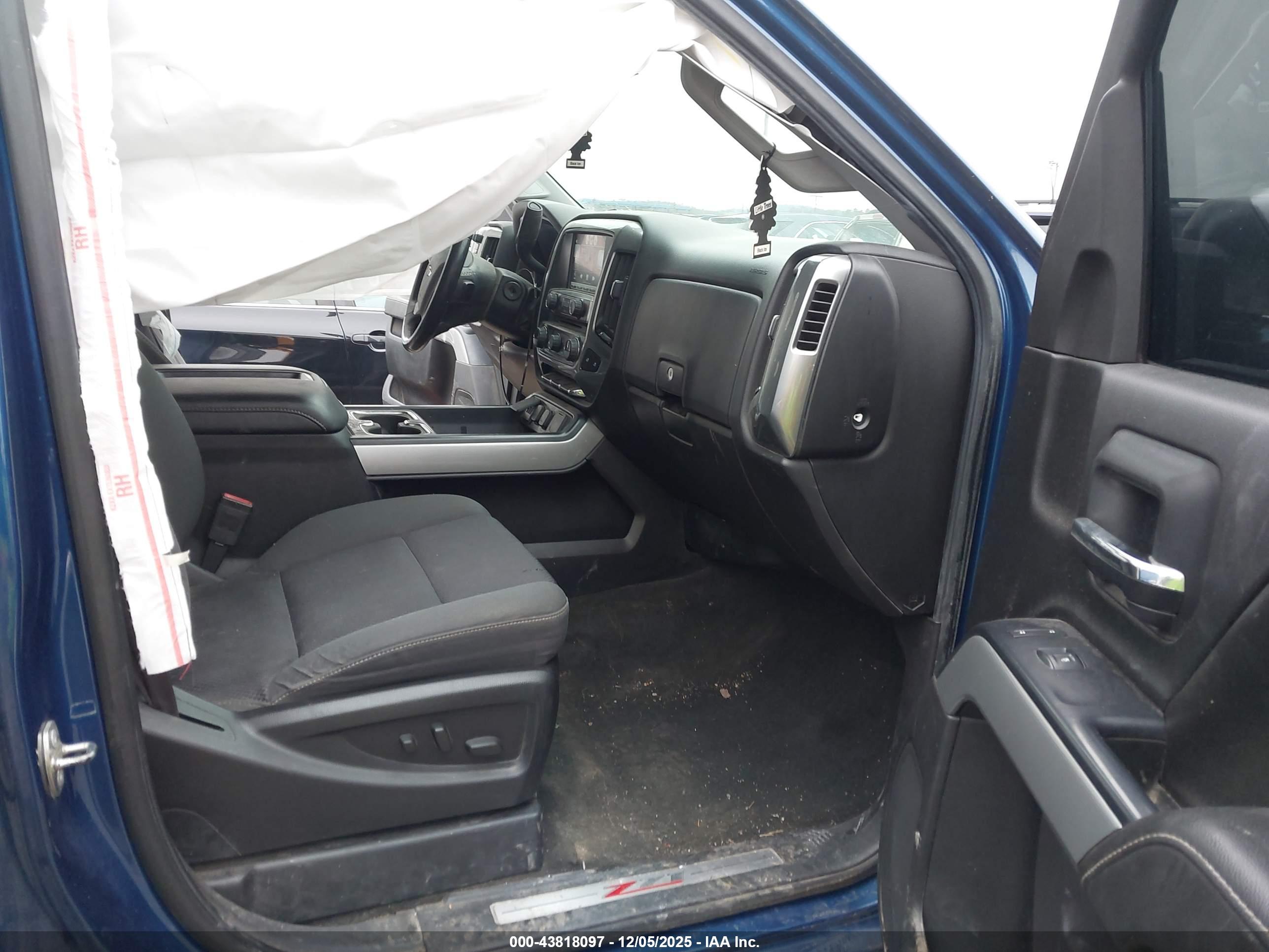 CHEVROLET SILVERADO image 5