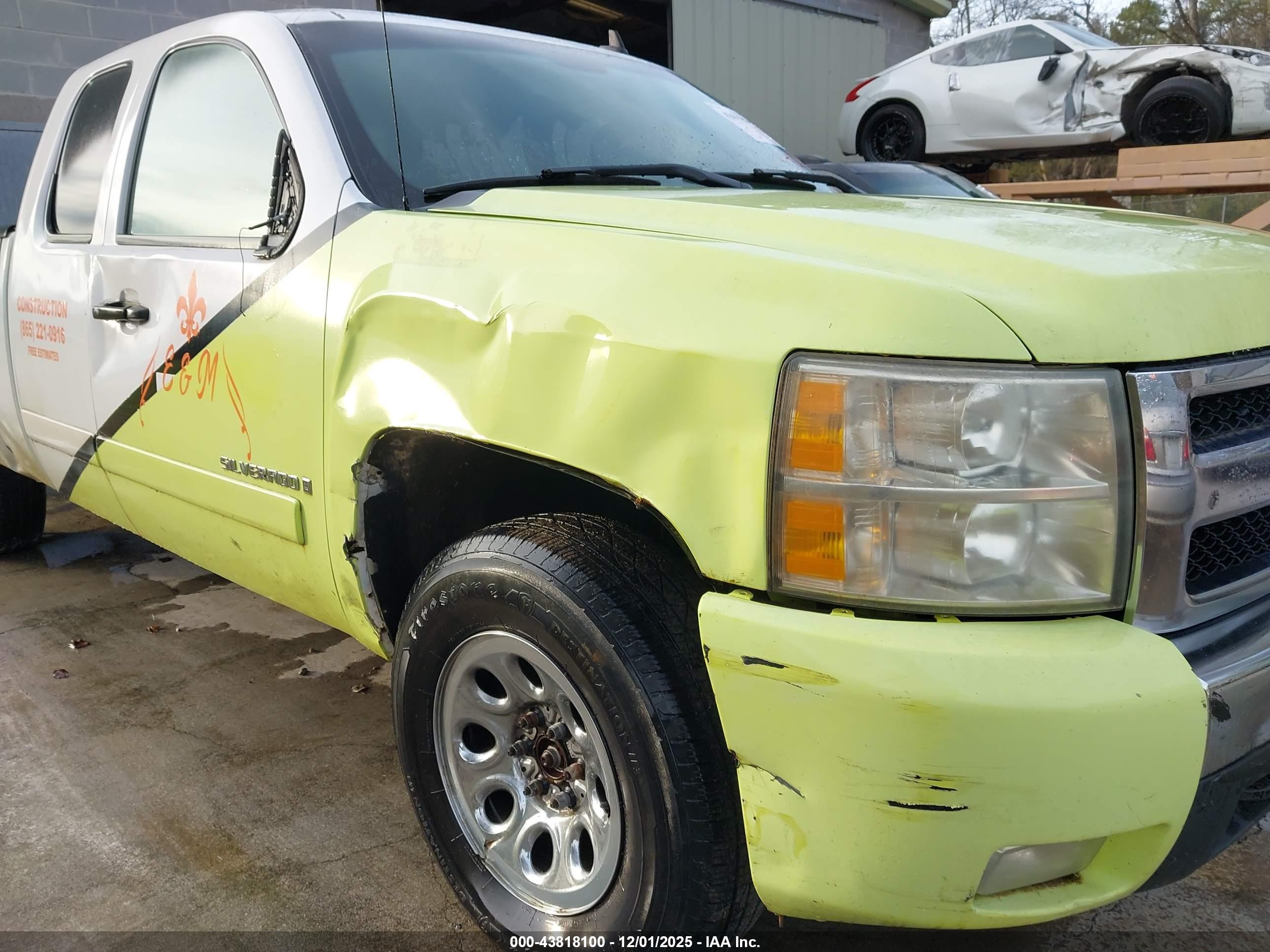 CHEVROLET SILVERADO image 6