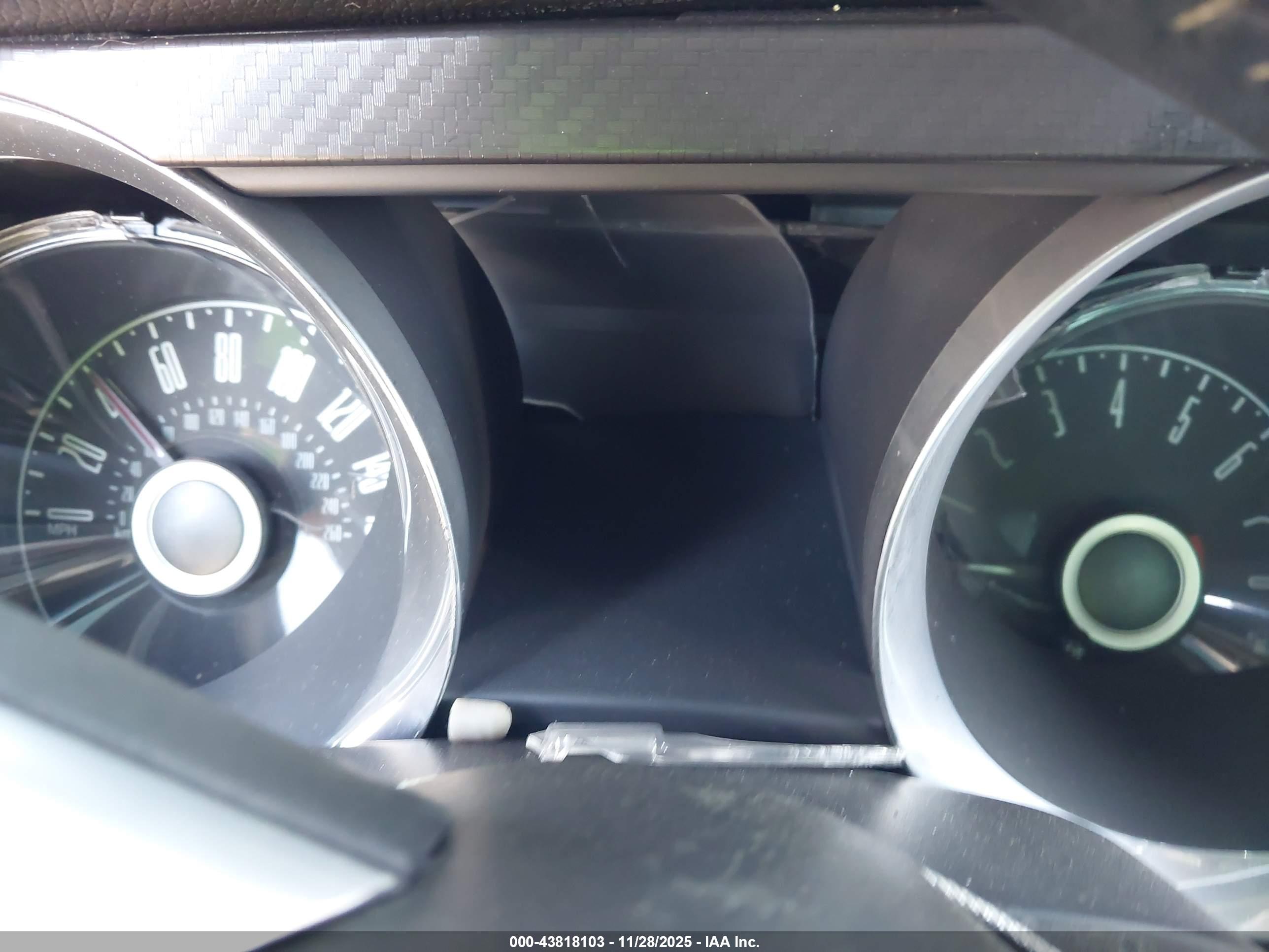 FORD MUSTANG image 7