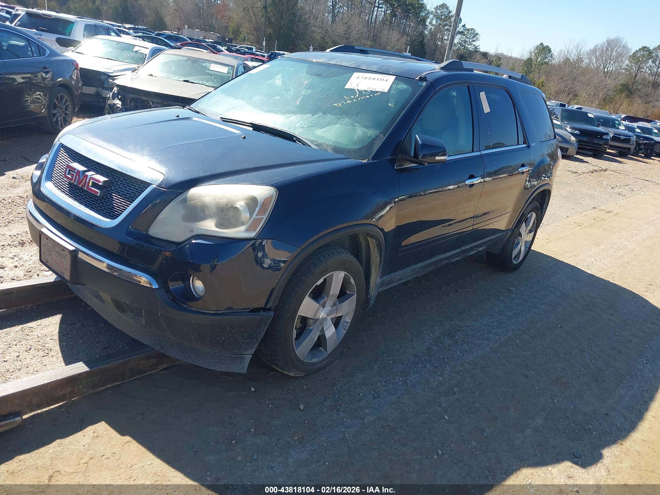 GMC ACADIA image 2
