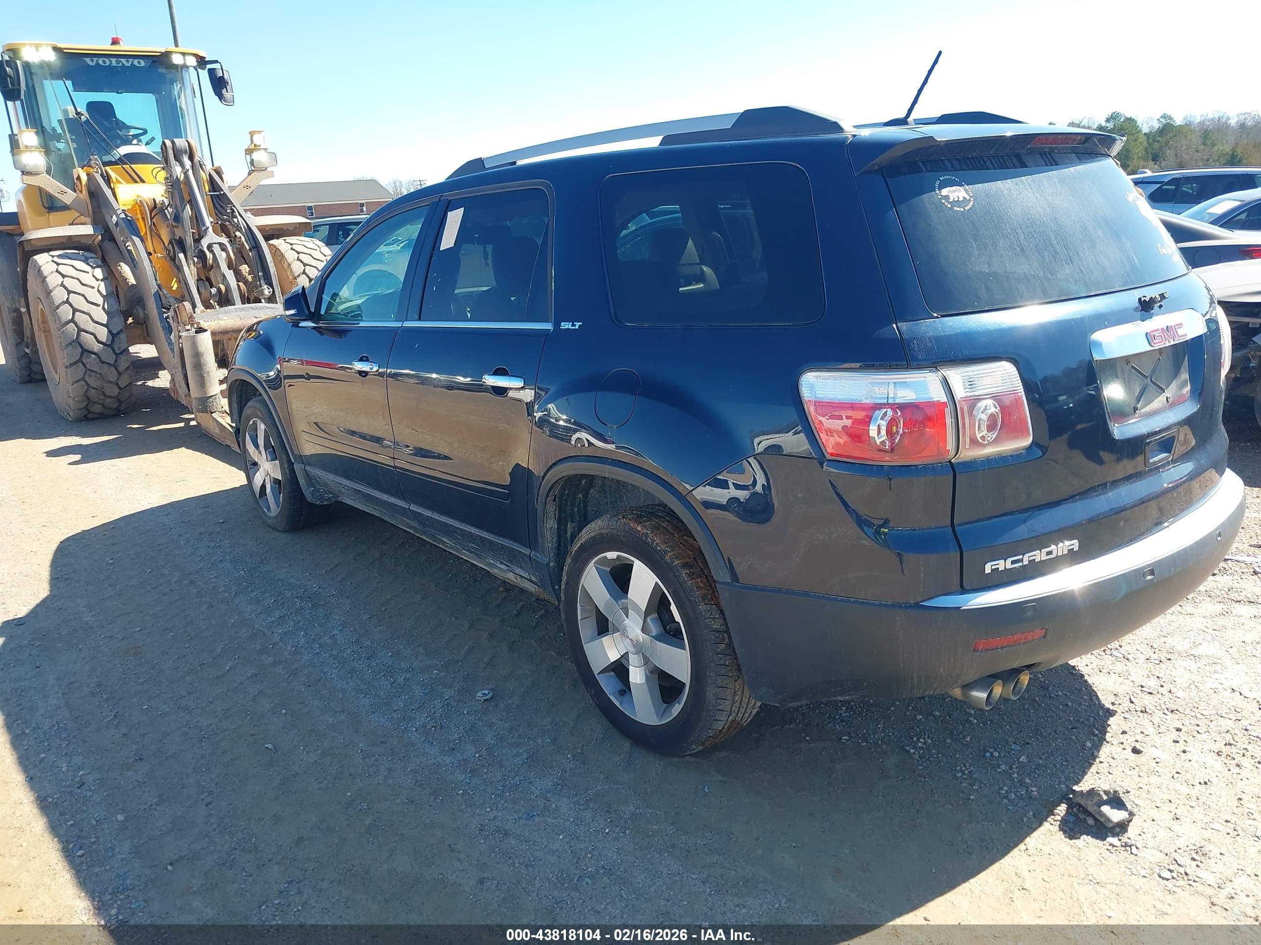 GMC ACADIA image 3