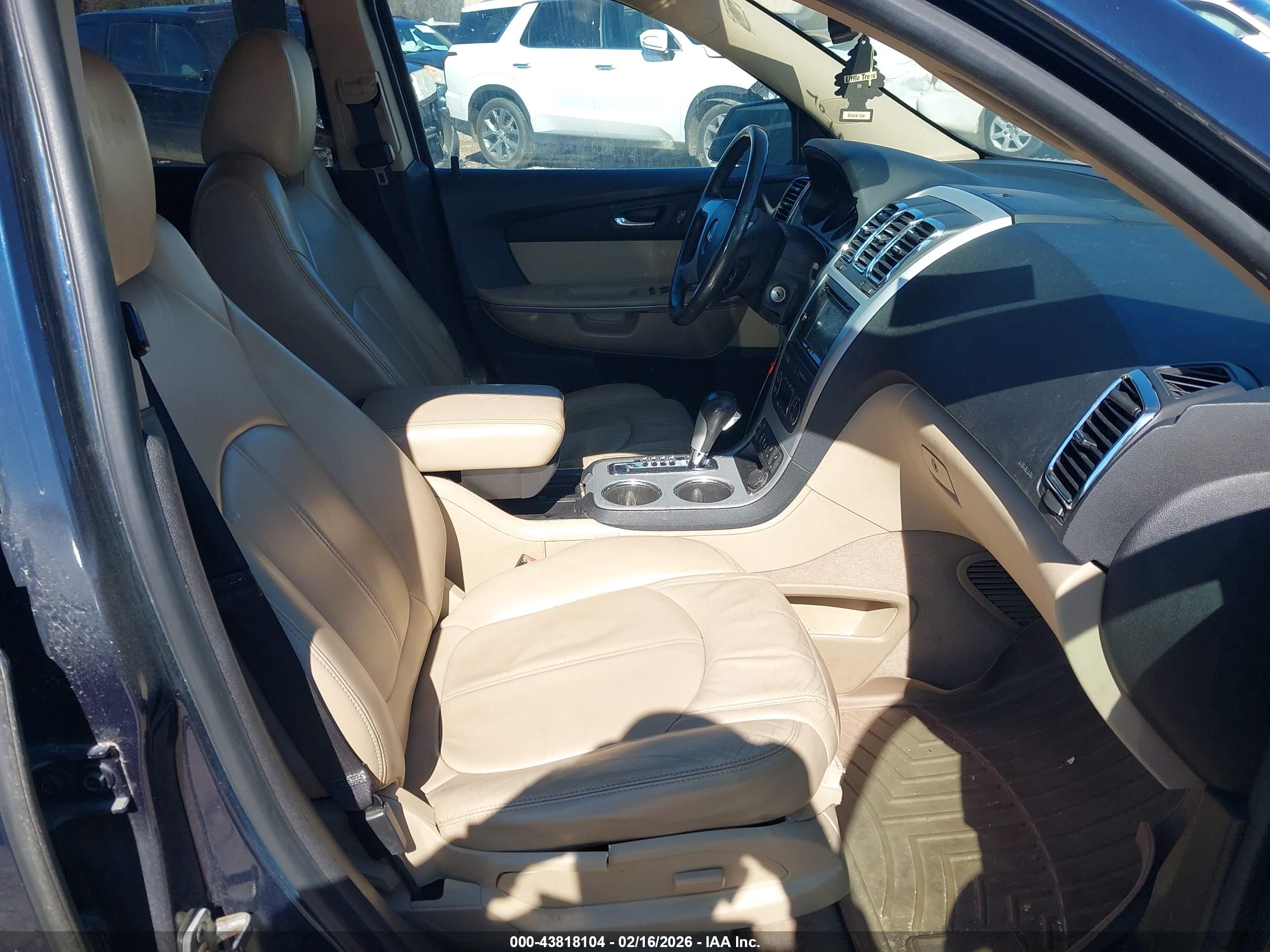 GMC ACADIA image 5