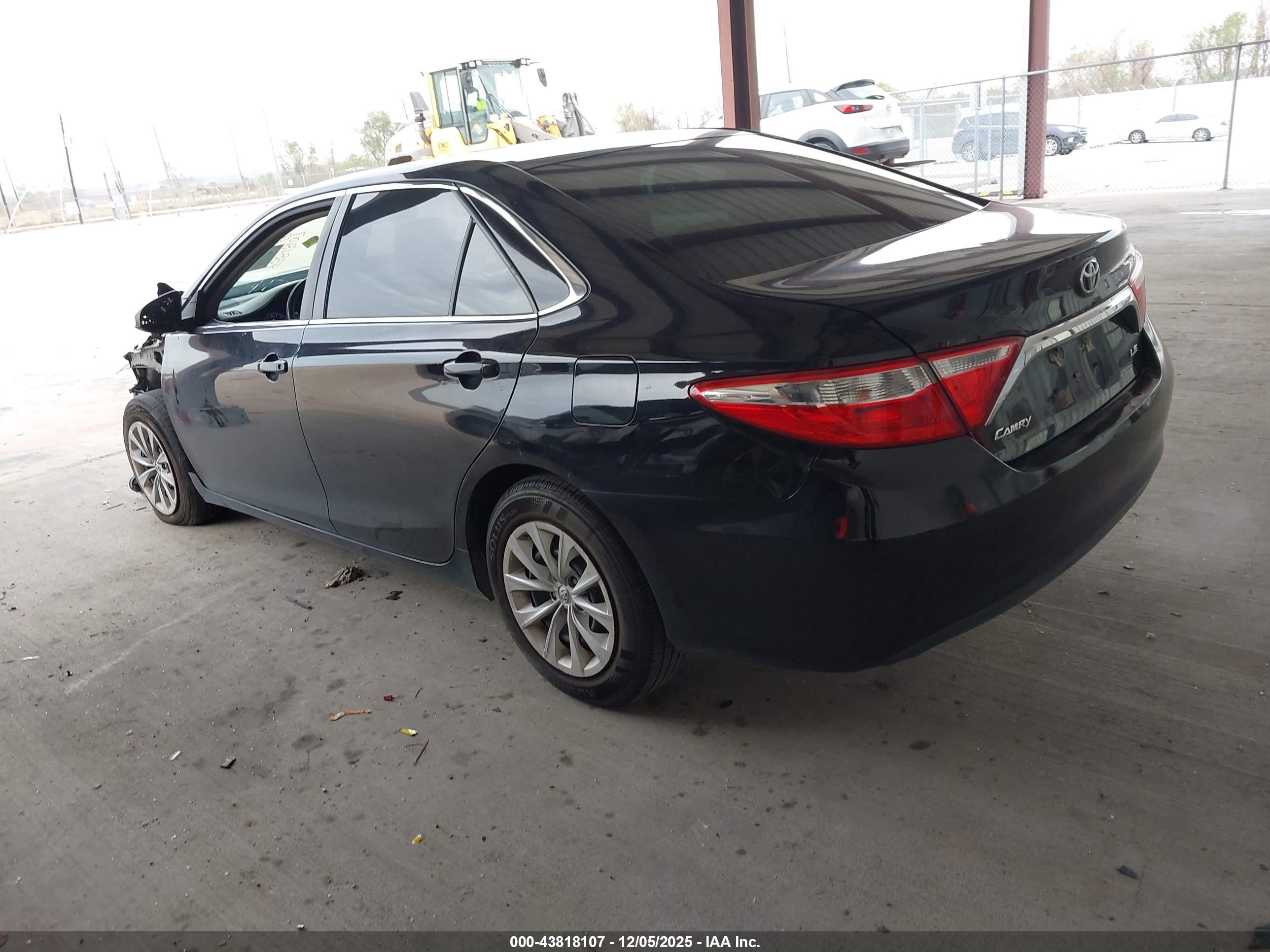 TOYOTA CAMRY image 3