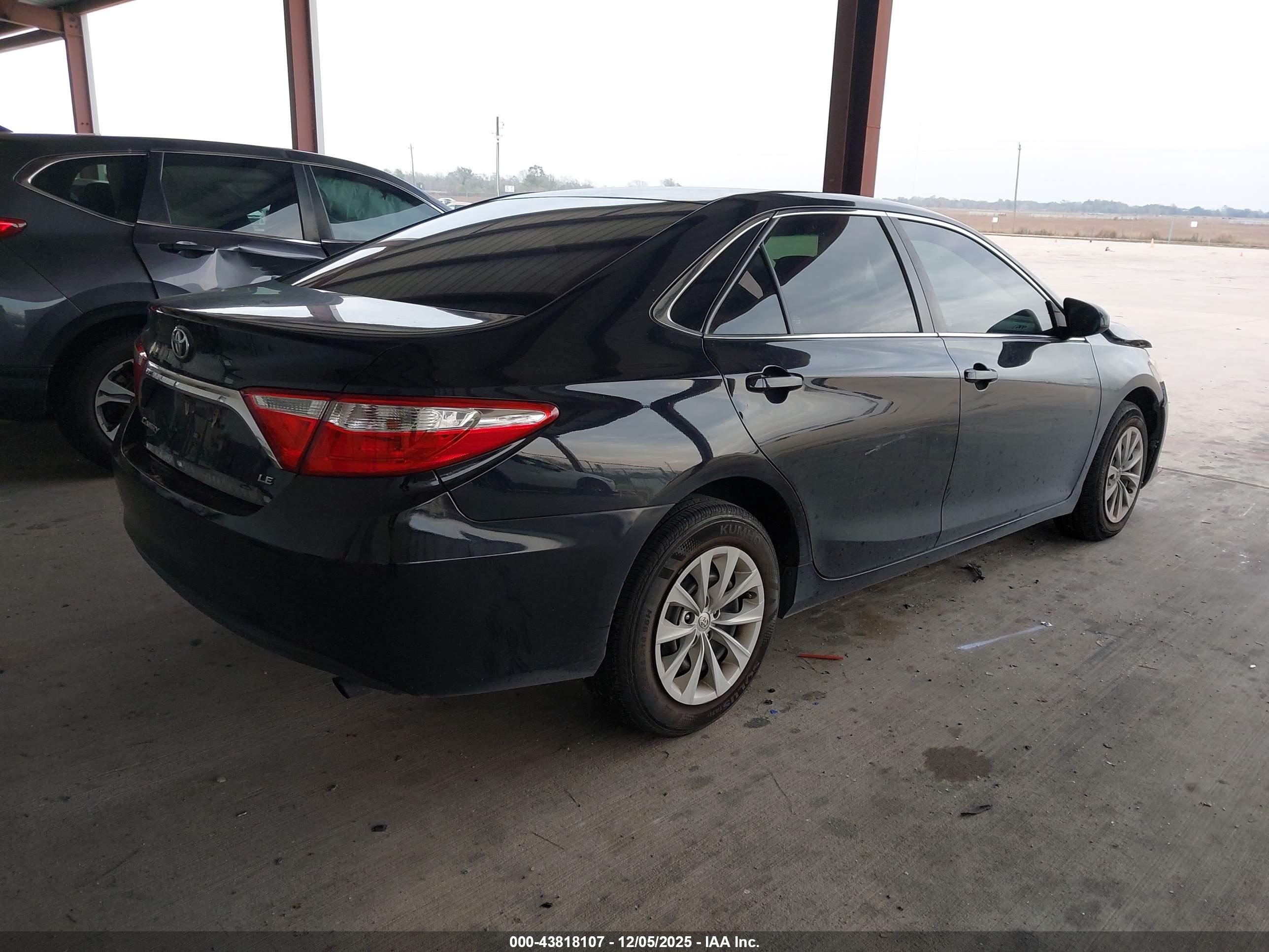 TOYOTA CAMRY image 4
