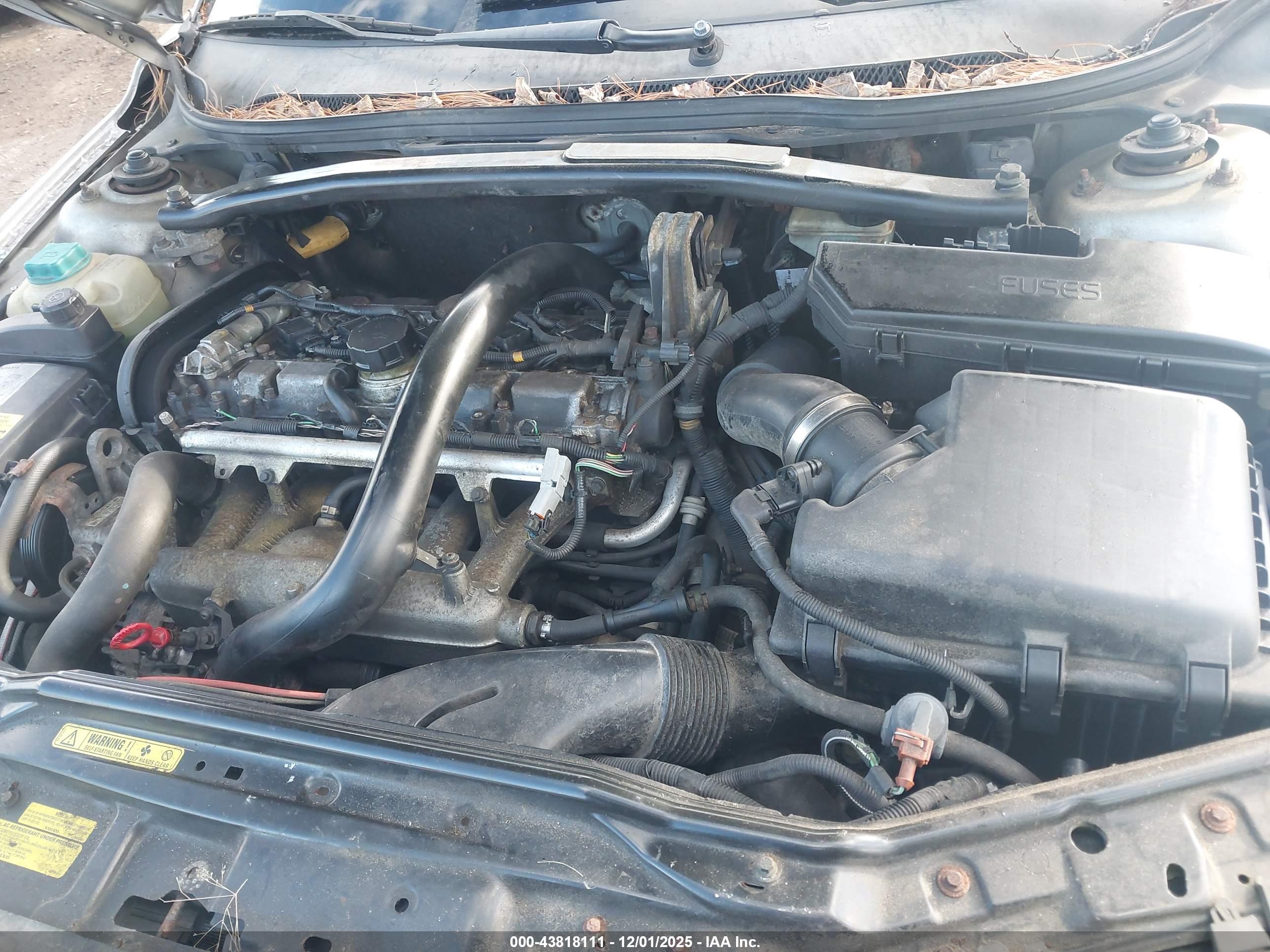 VOLVO XC70 image 10