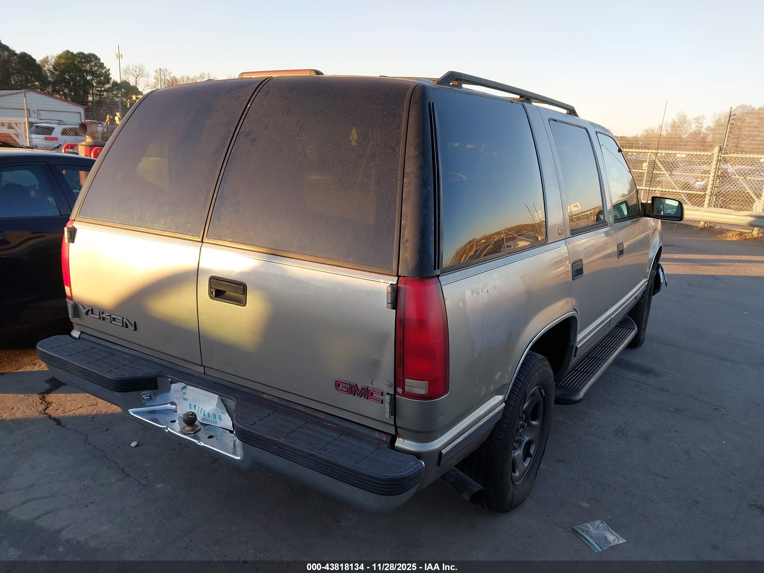 GMC YUKON image 4