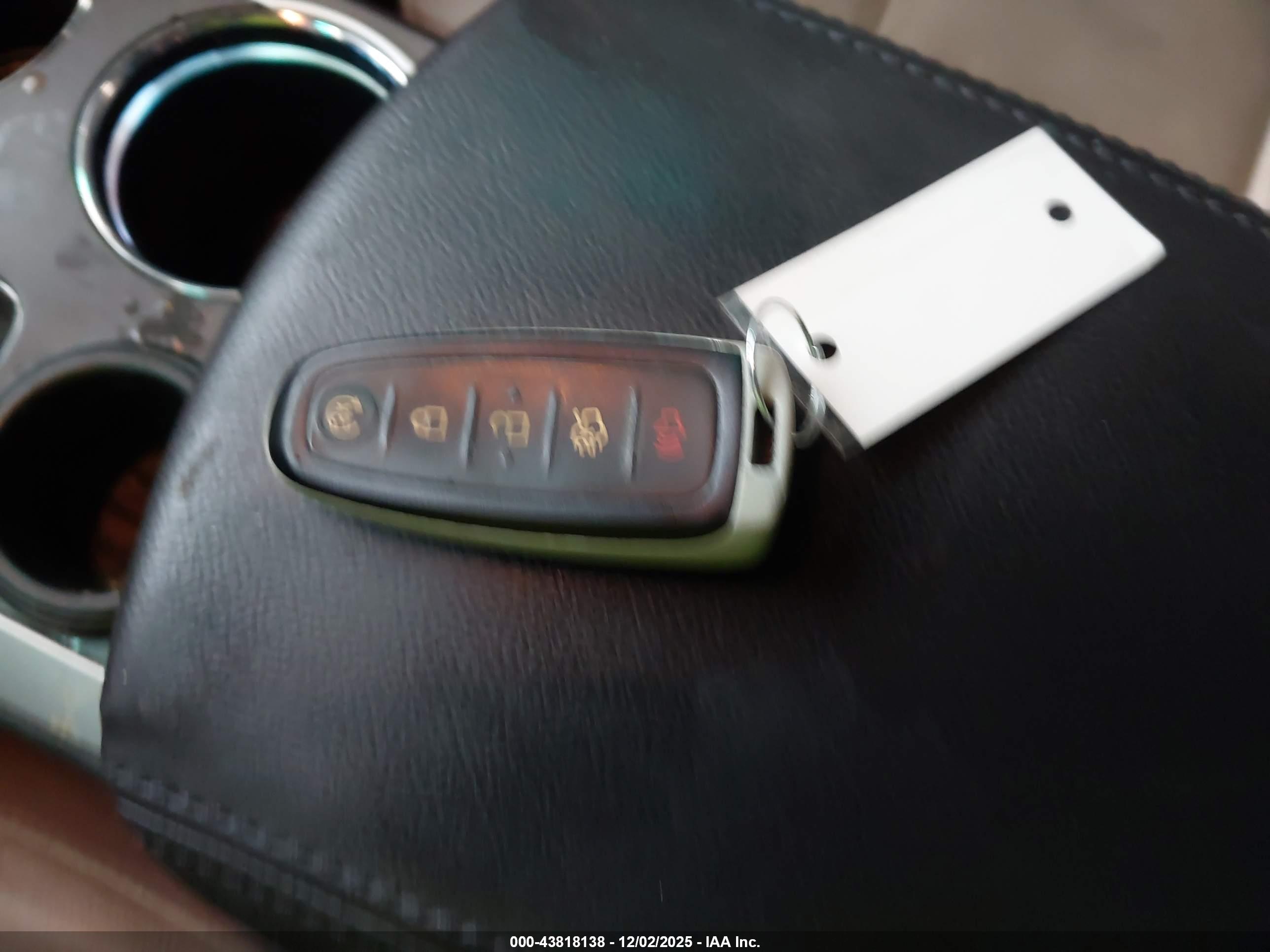 FORD EXPLORER image 11