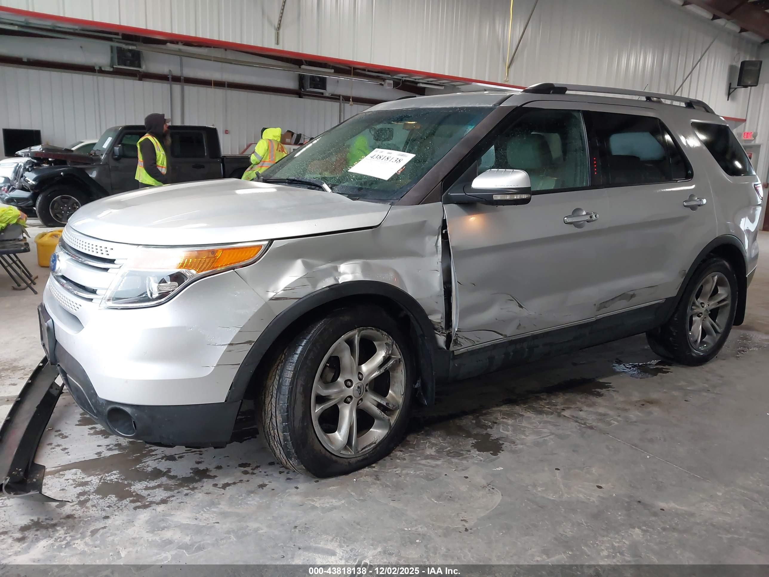 FORD EXPLORER image 2