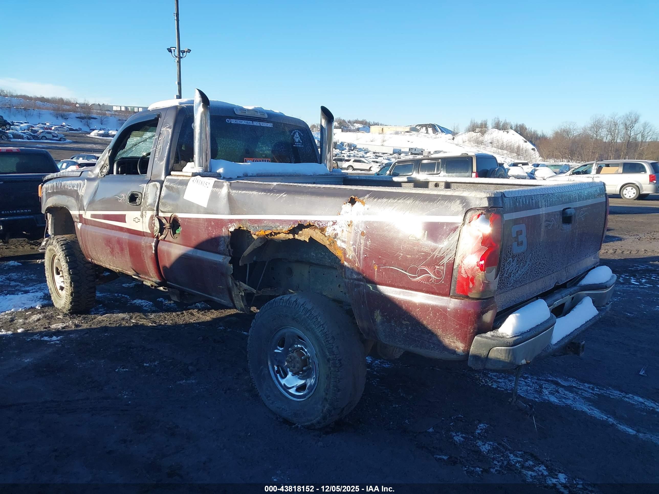 CHEVROLET SILVERADO image 3