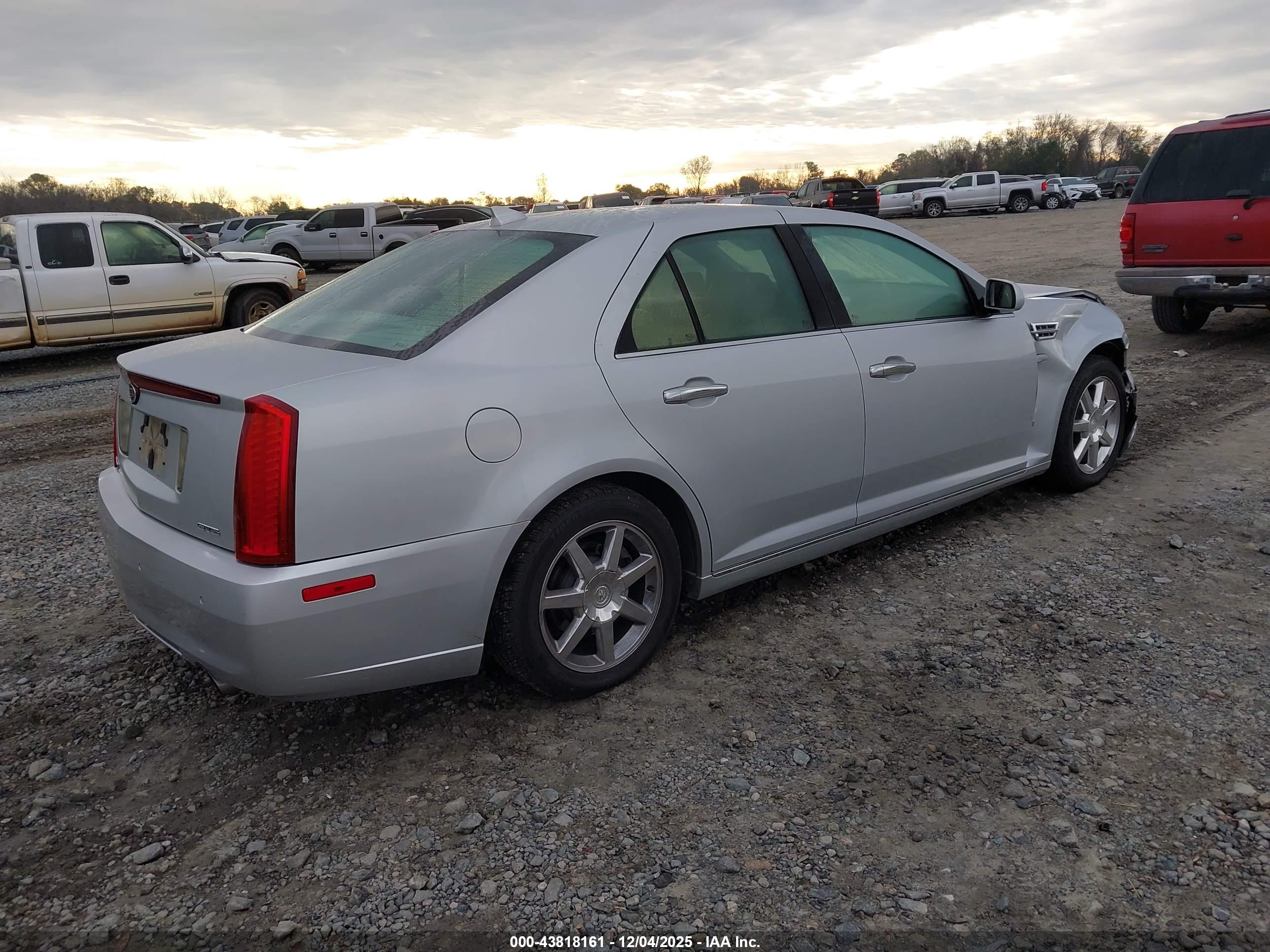 CADILLAC STS image 4