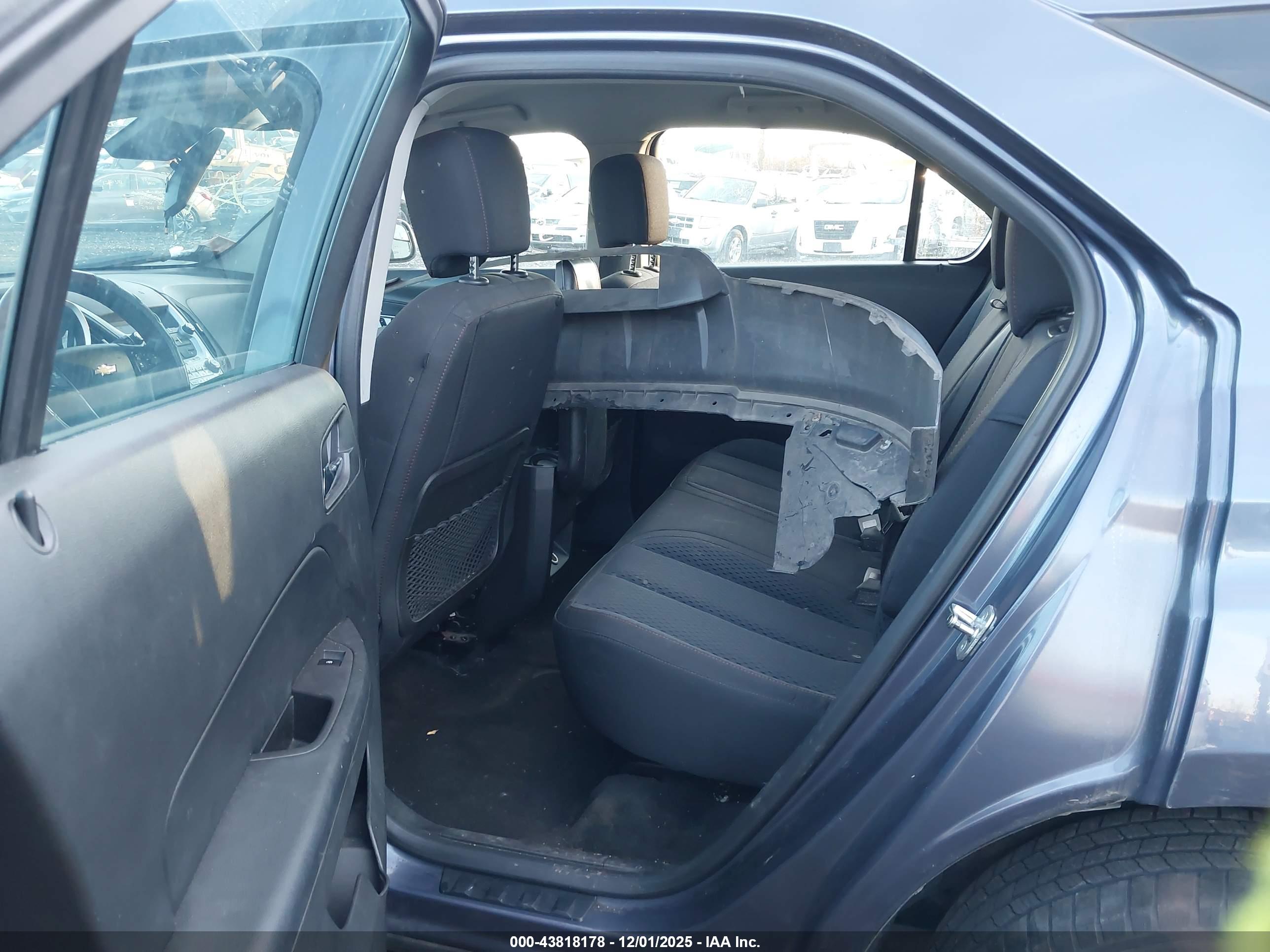 CHEVROLET EQUINOX image 8