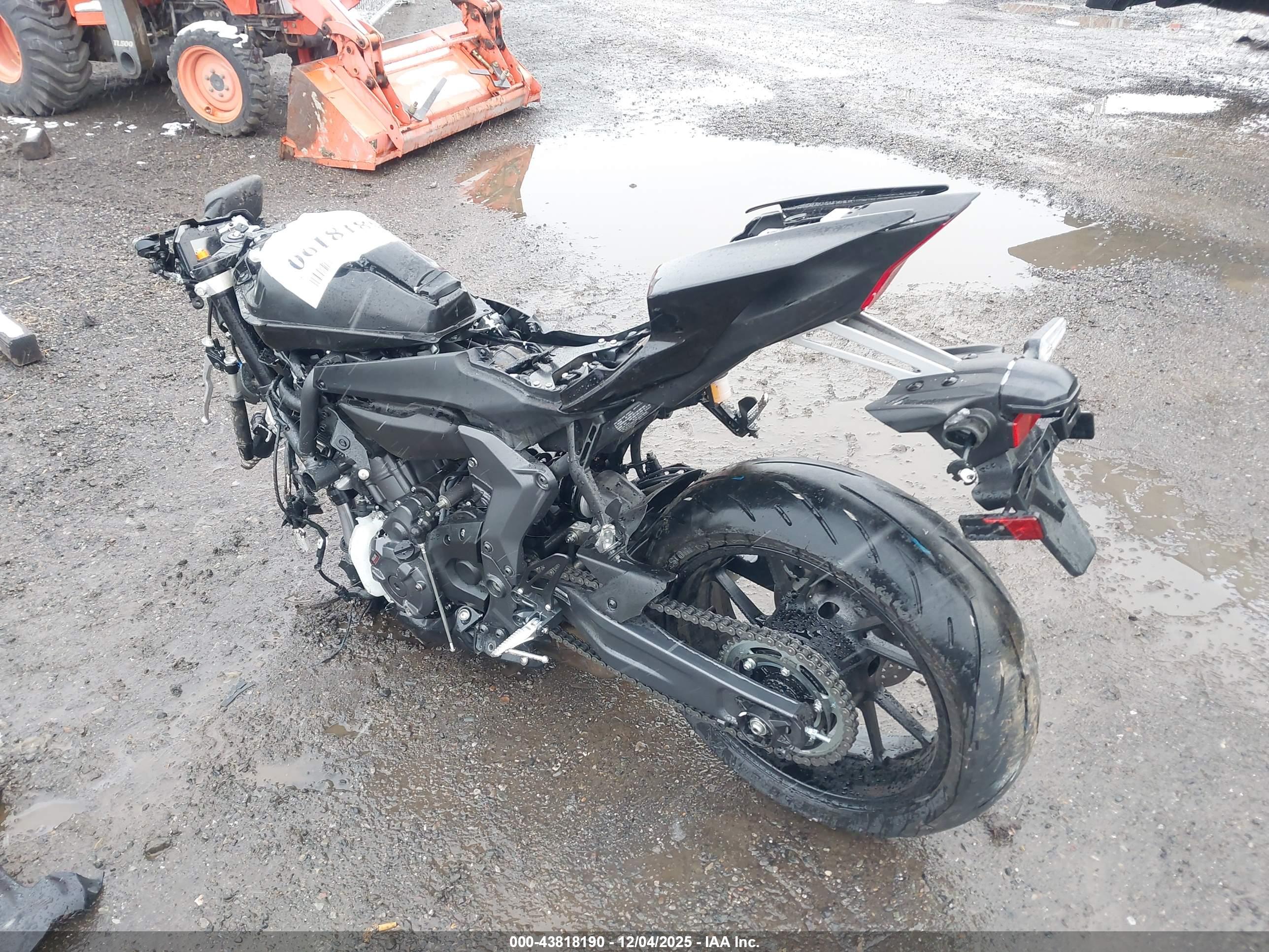 YAMAHA YZFR7 image 3