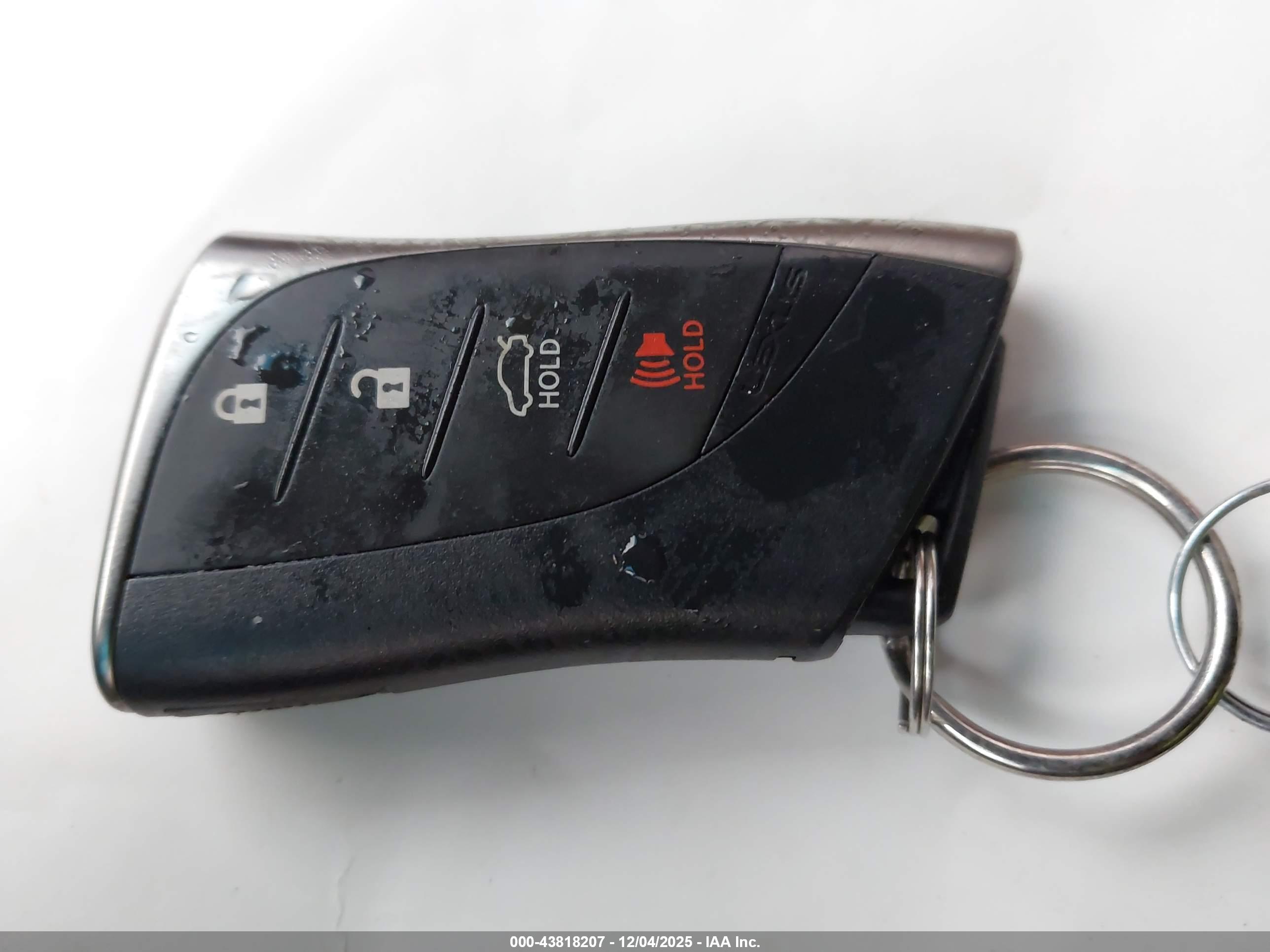 LEXUS ES image 11