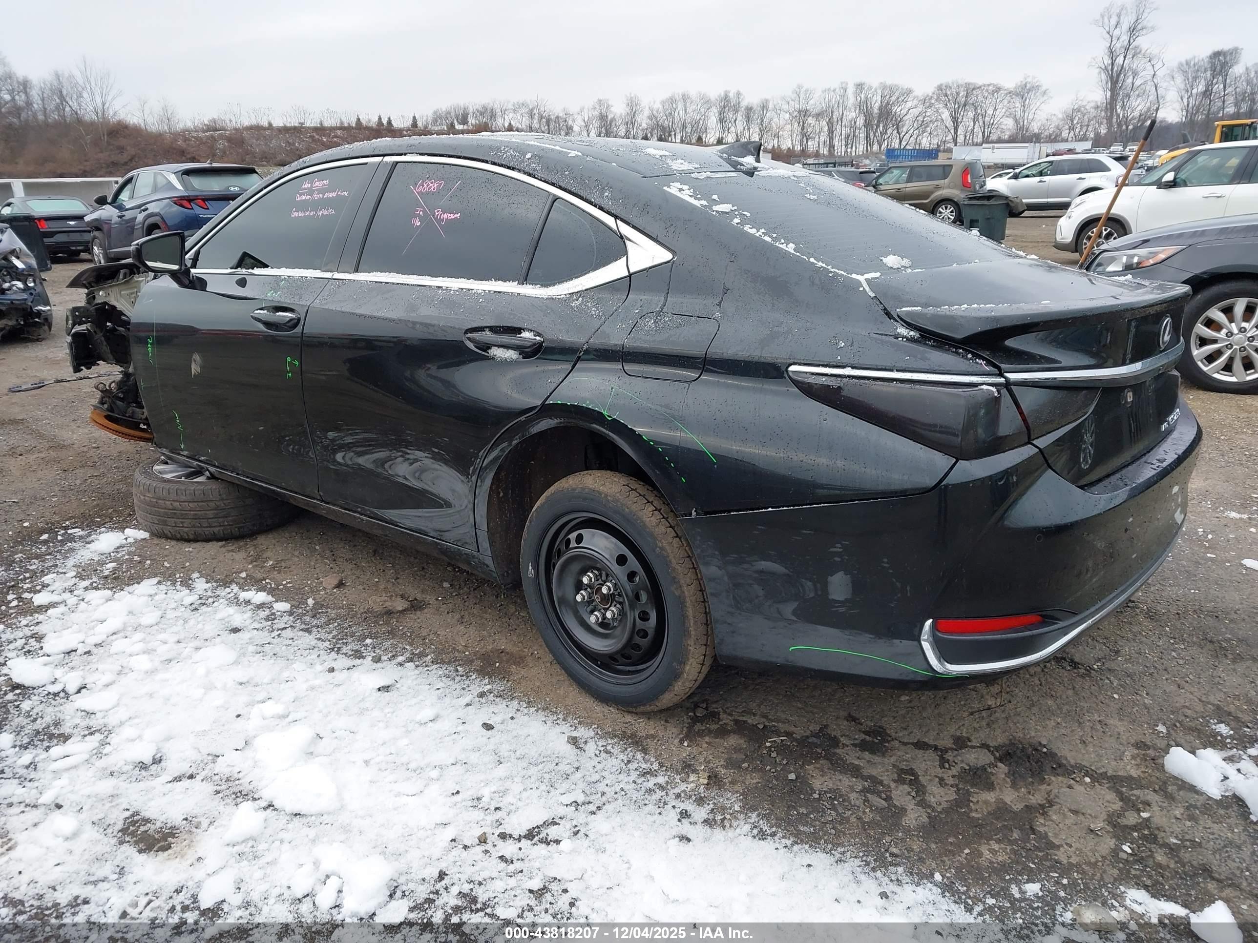 LEXUS ES image 3