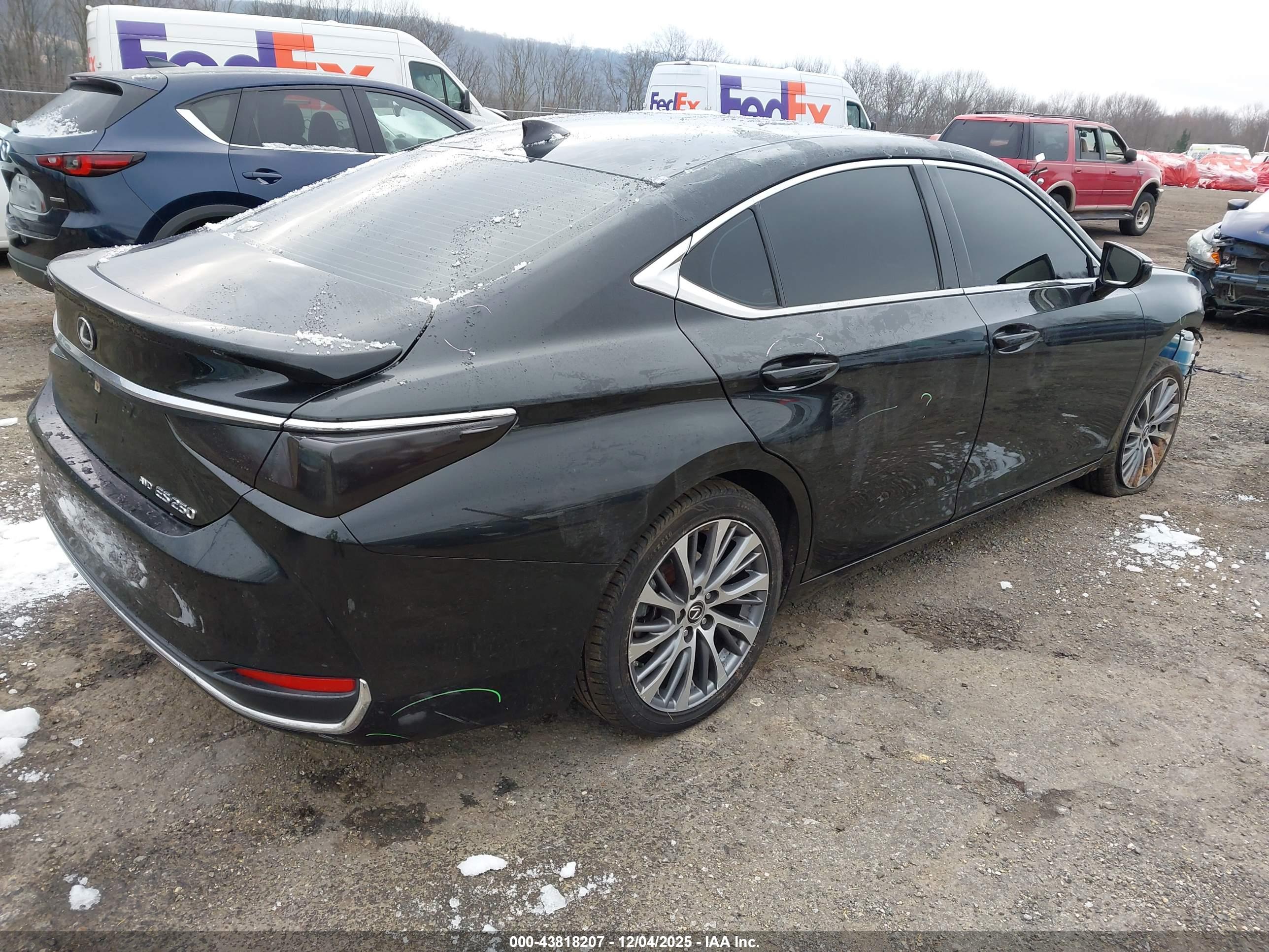 LEXUS ES image 4