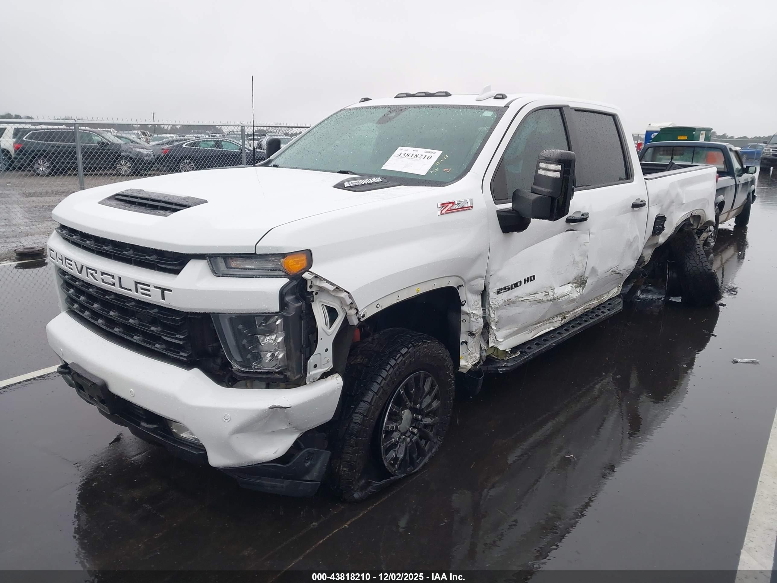 CHEVROLET SILVERADO image 2
