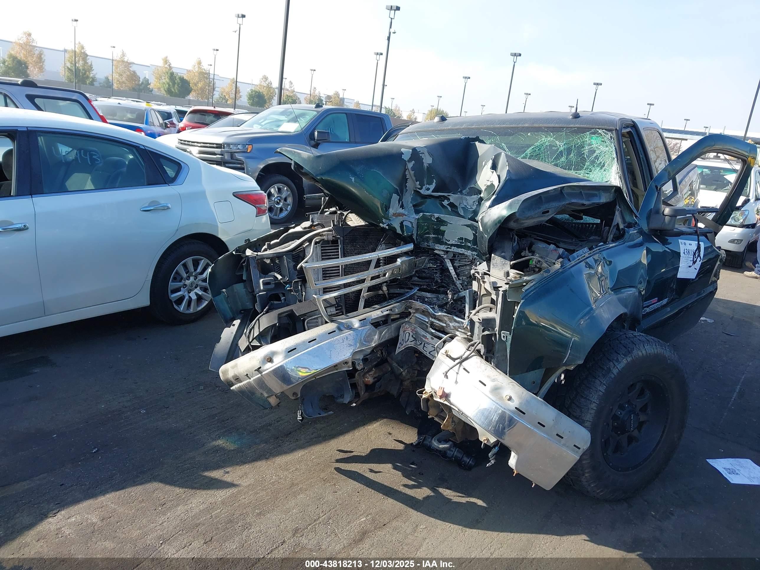 CHEVROLET SILVERADO image 6