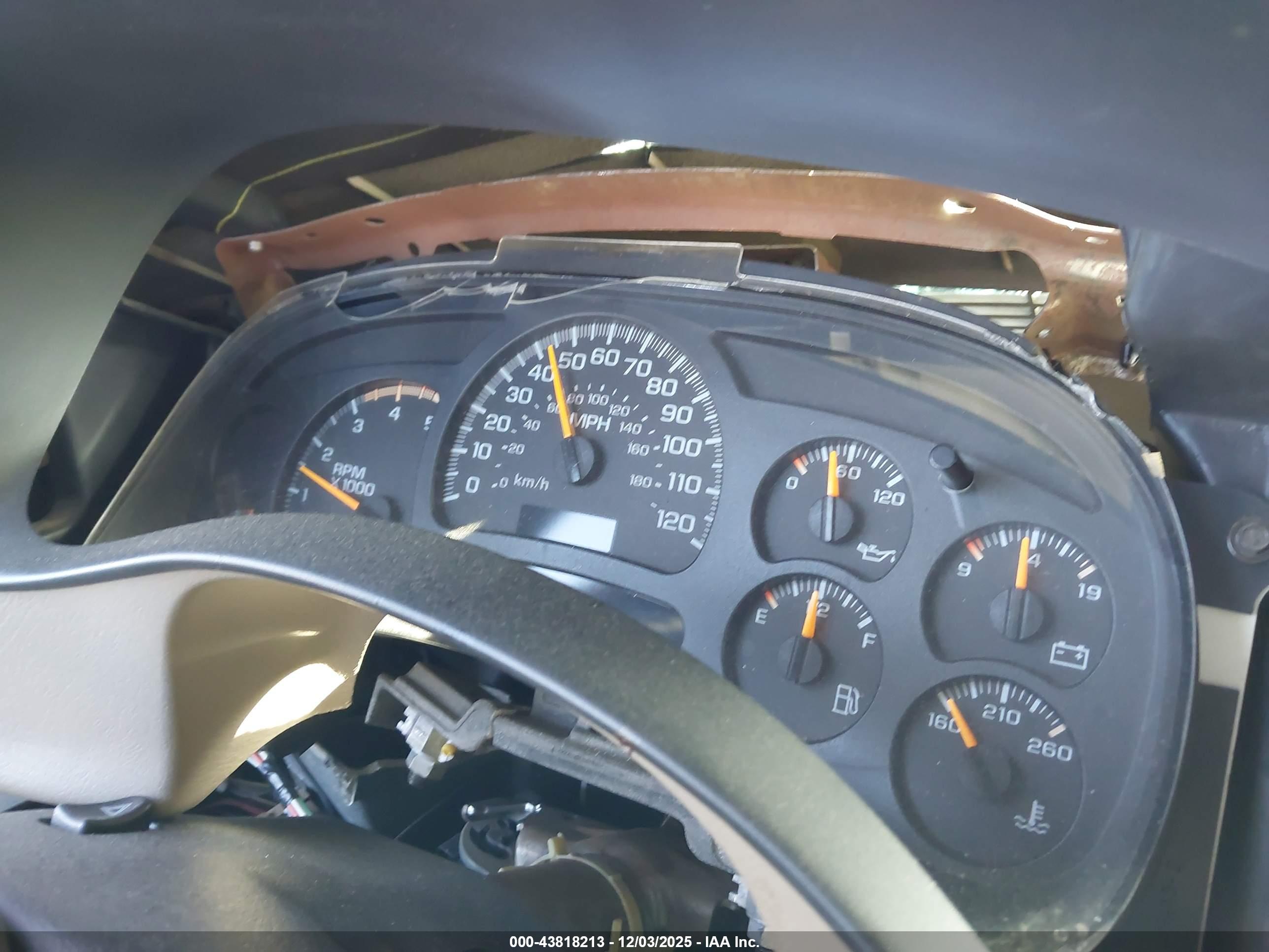 CHEVROLET SILVERADO image 7