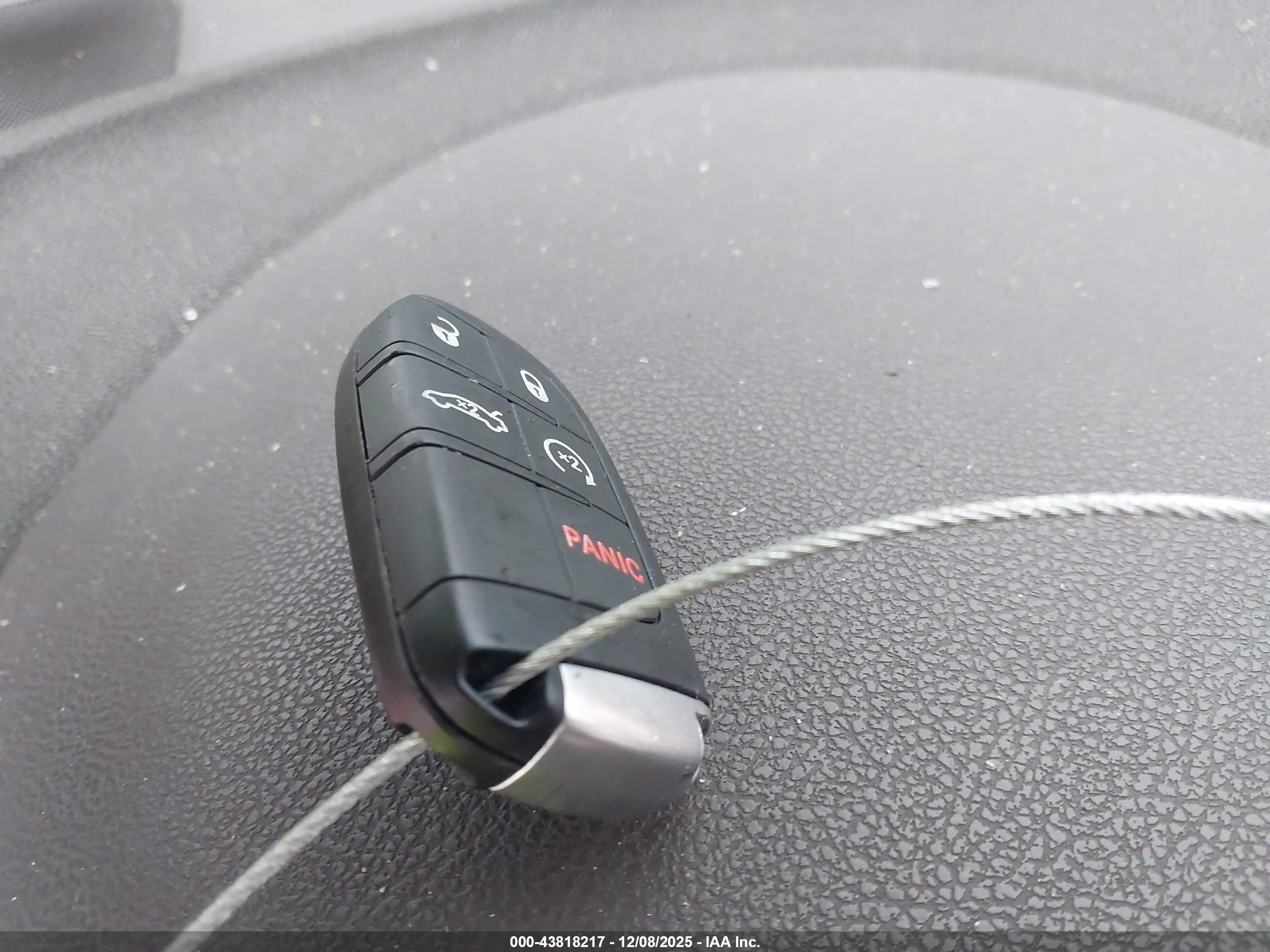 CHRYSLER 300C image 11